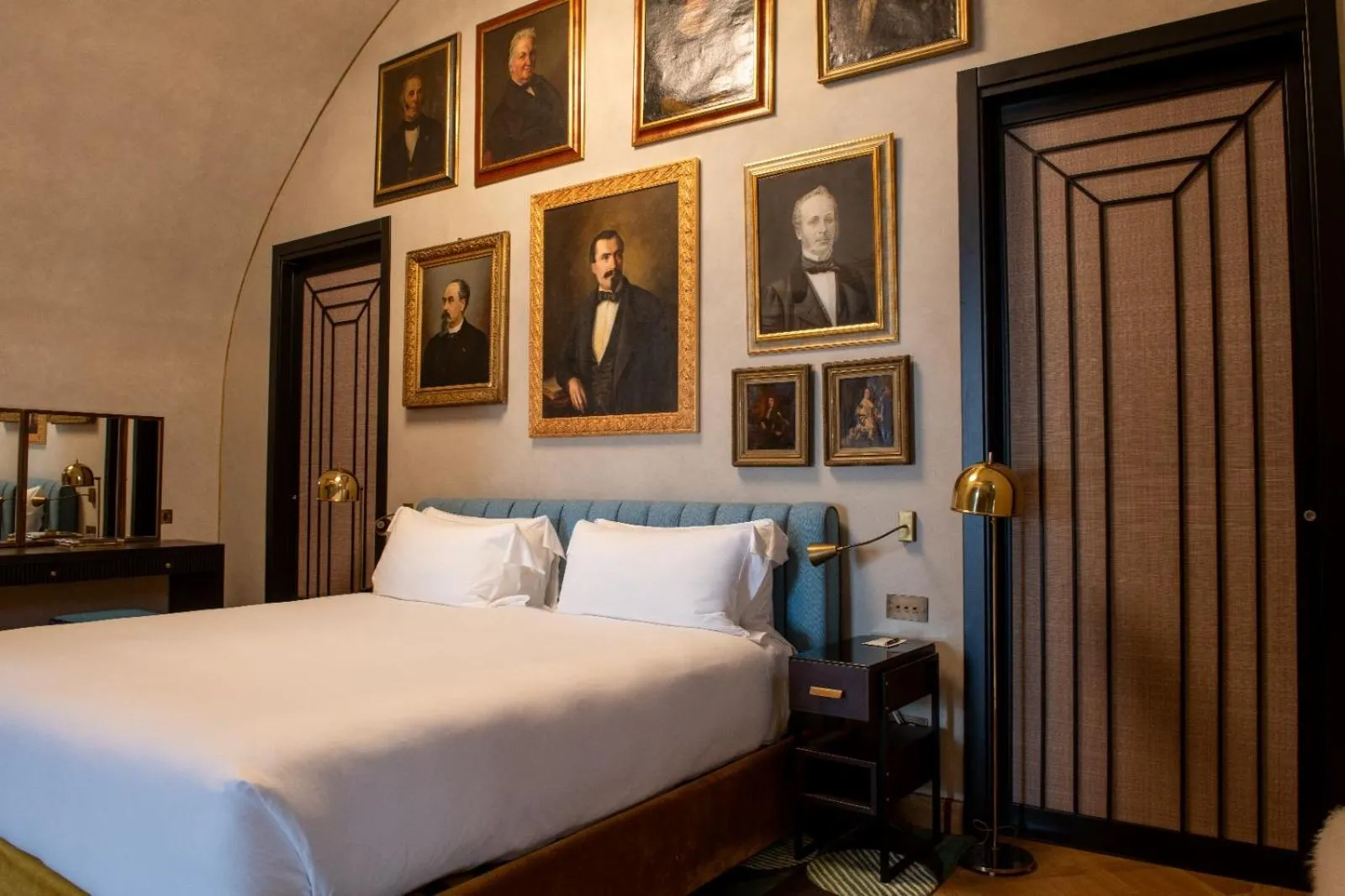 Bed in Palazzo Shedir - The Leading Hotels of the World