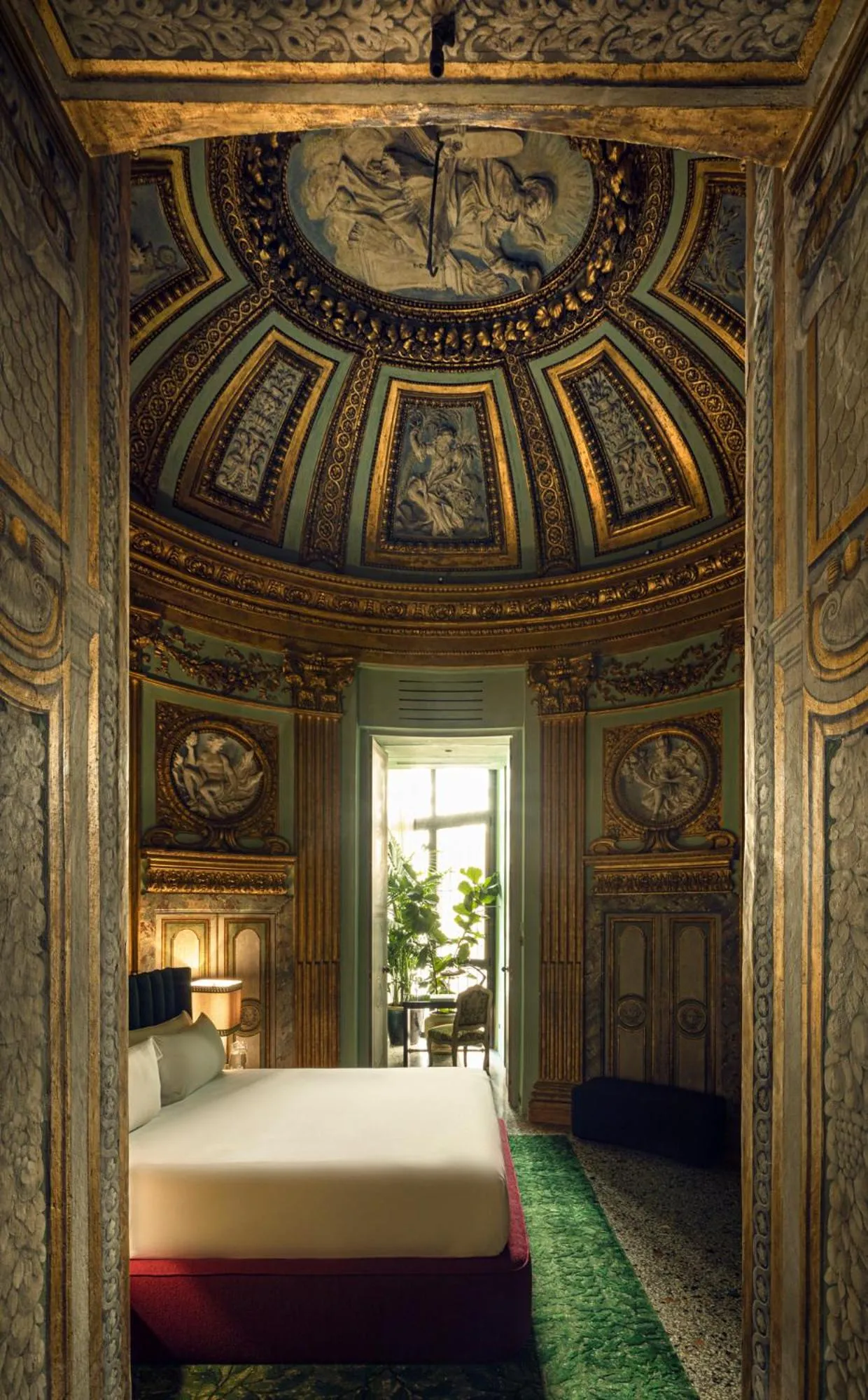 Bed in Palazzo Shedir - The Leading Hotels of the World