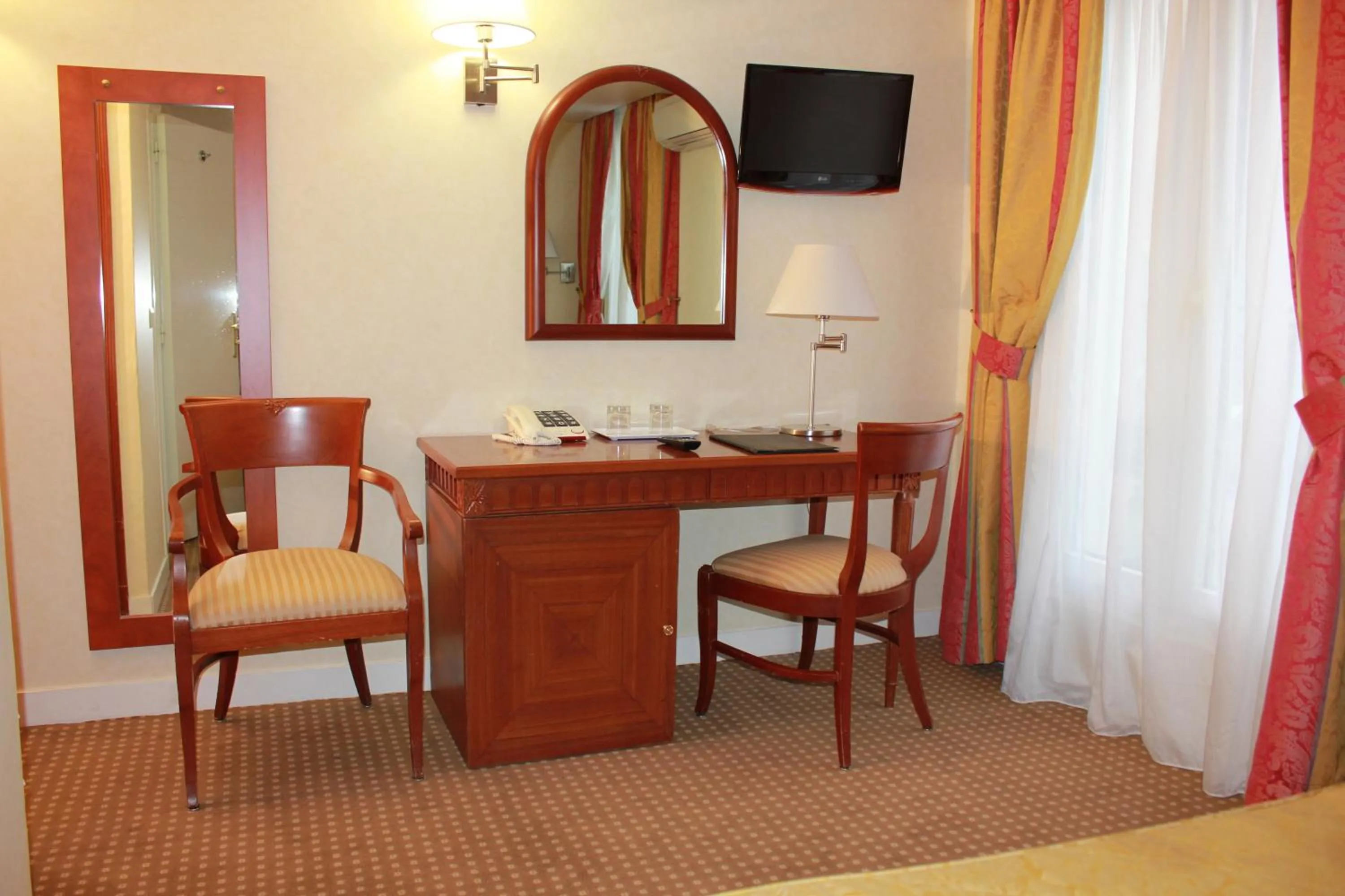 Seating area in Hotel Imperial Paris