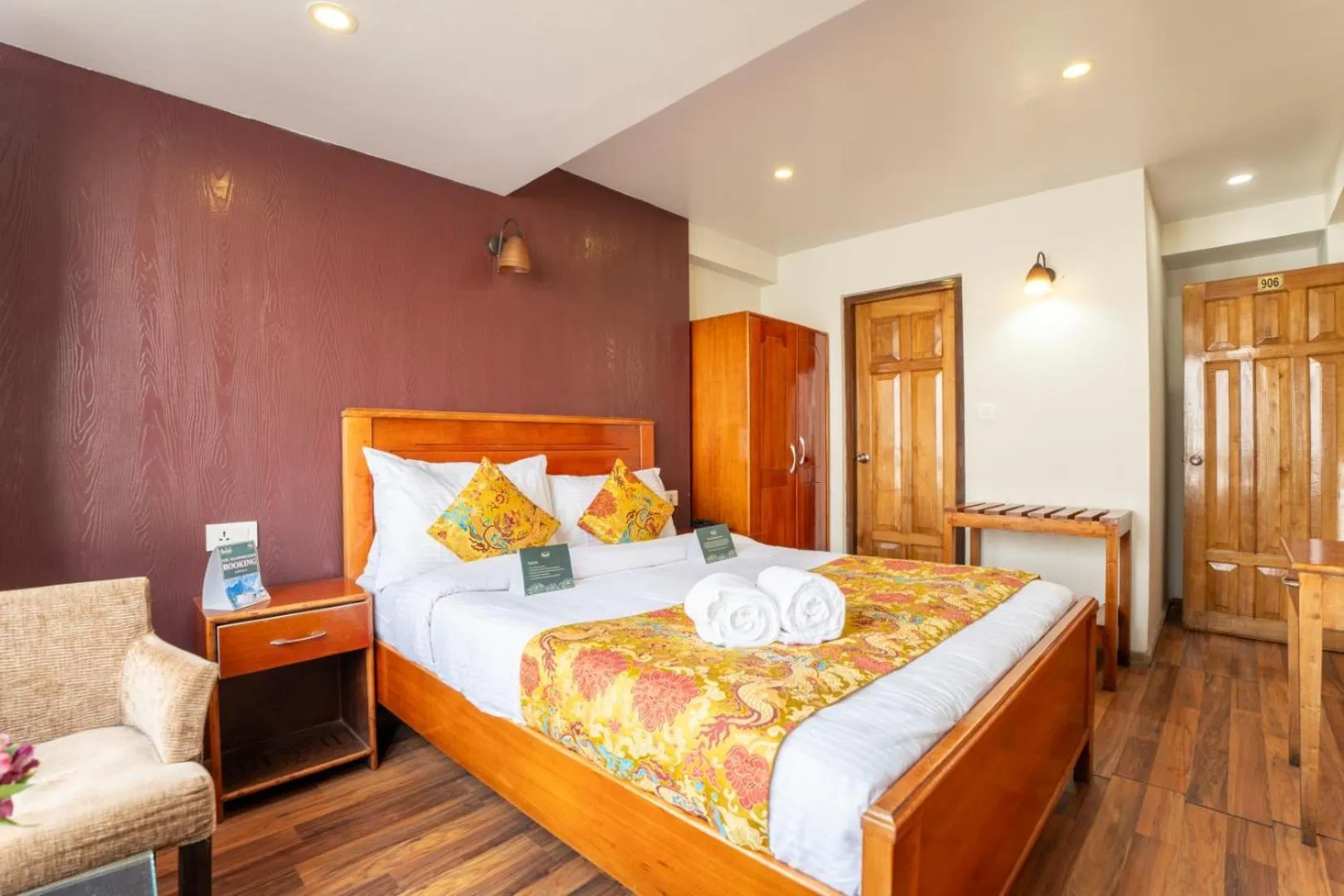 Bedroom, Bed in Muscatel Nirvana – At The Mall Road