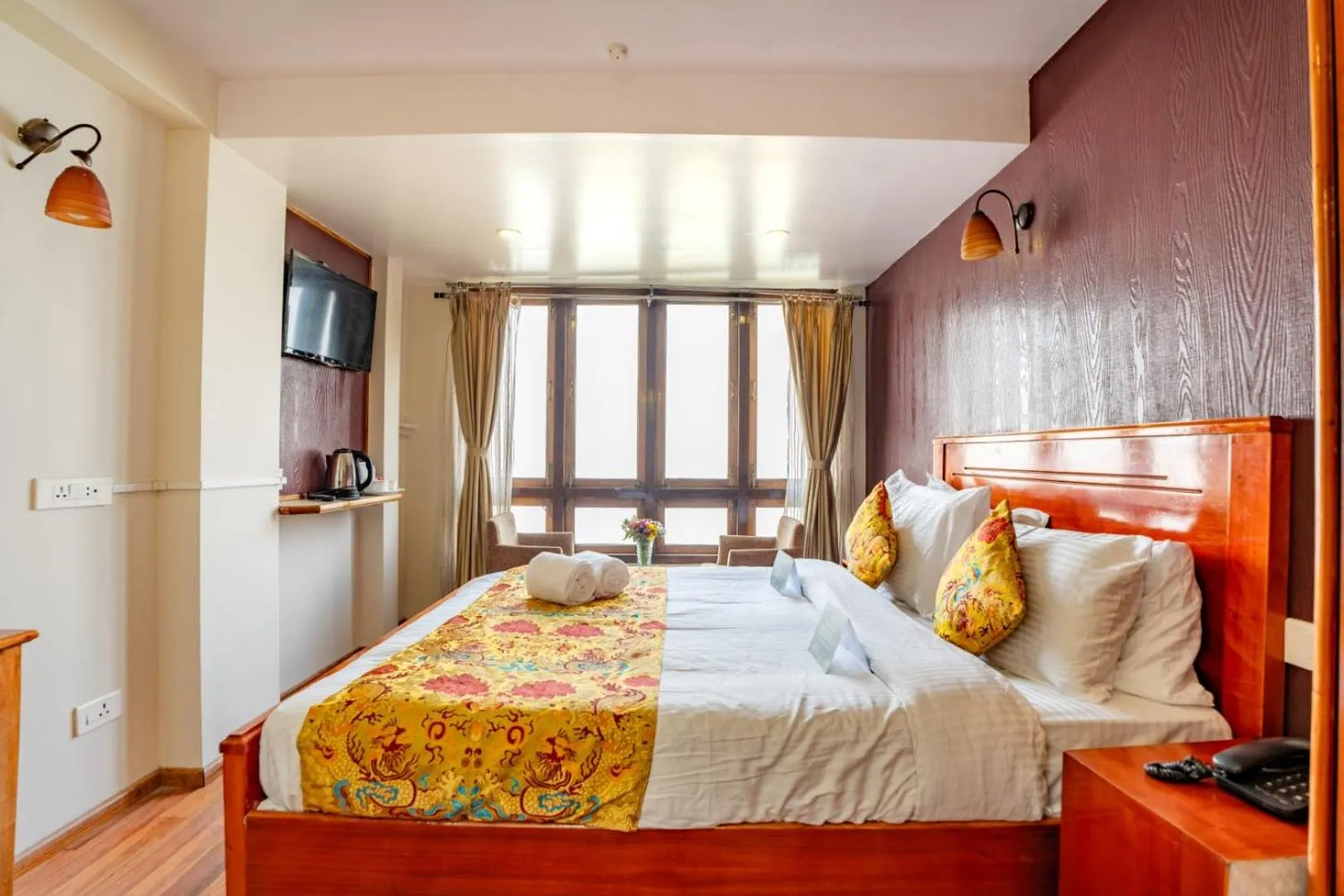 Bed in Muscatel Nirvana – At The Mall Road