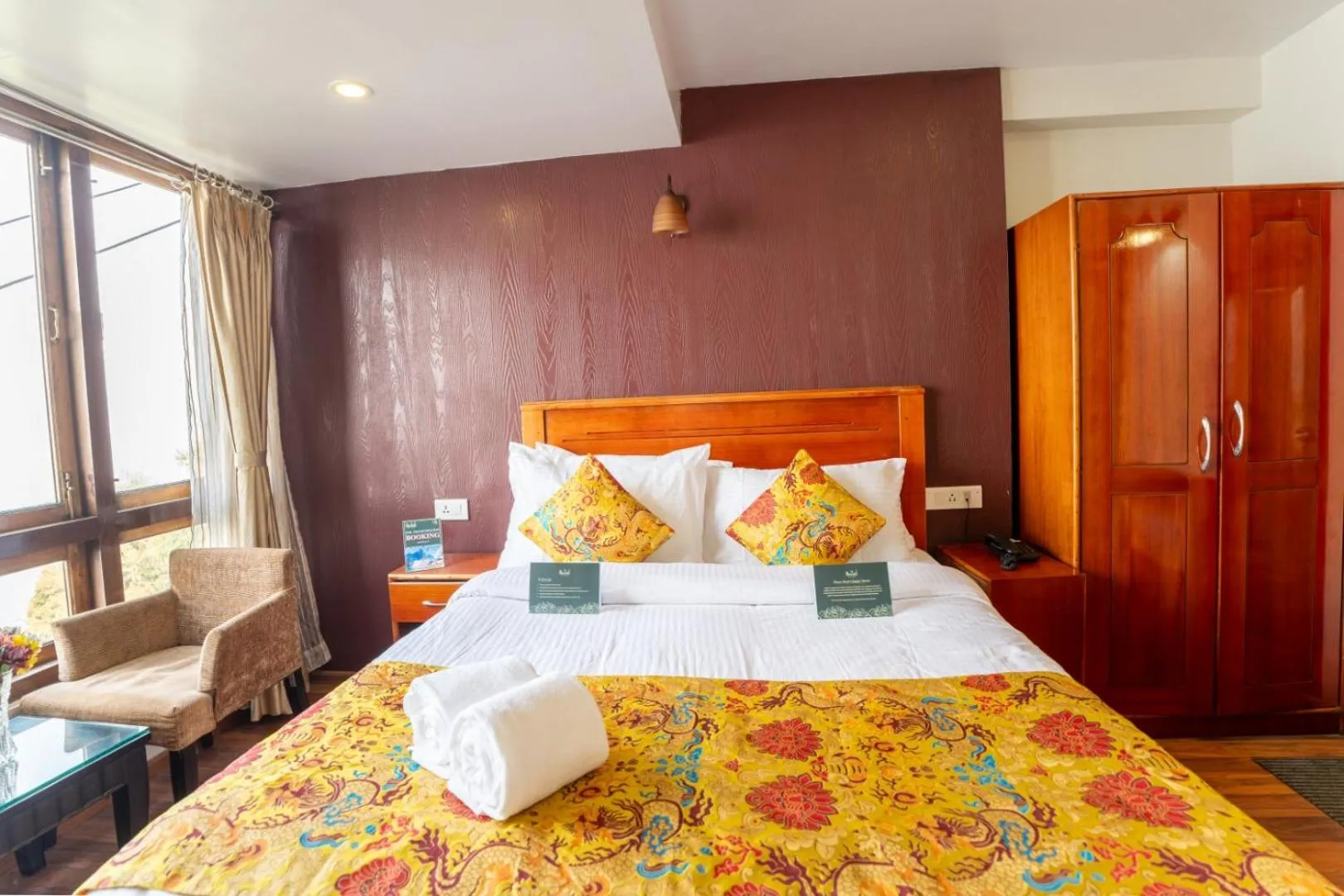 Bed in Muscatel Nirvana – At The Mall Road