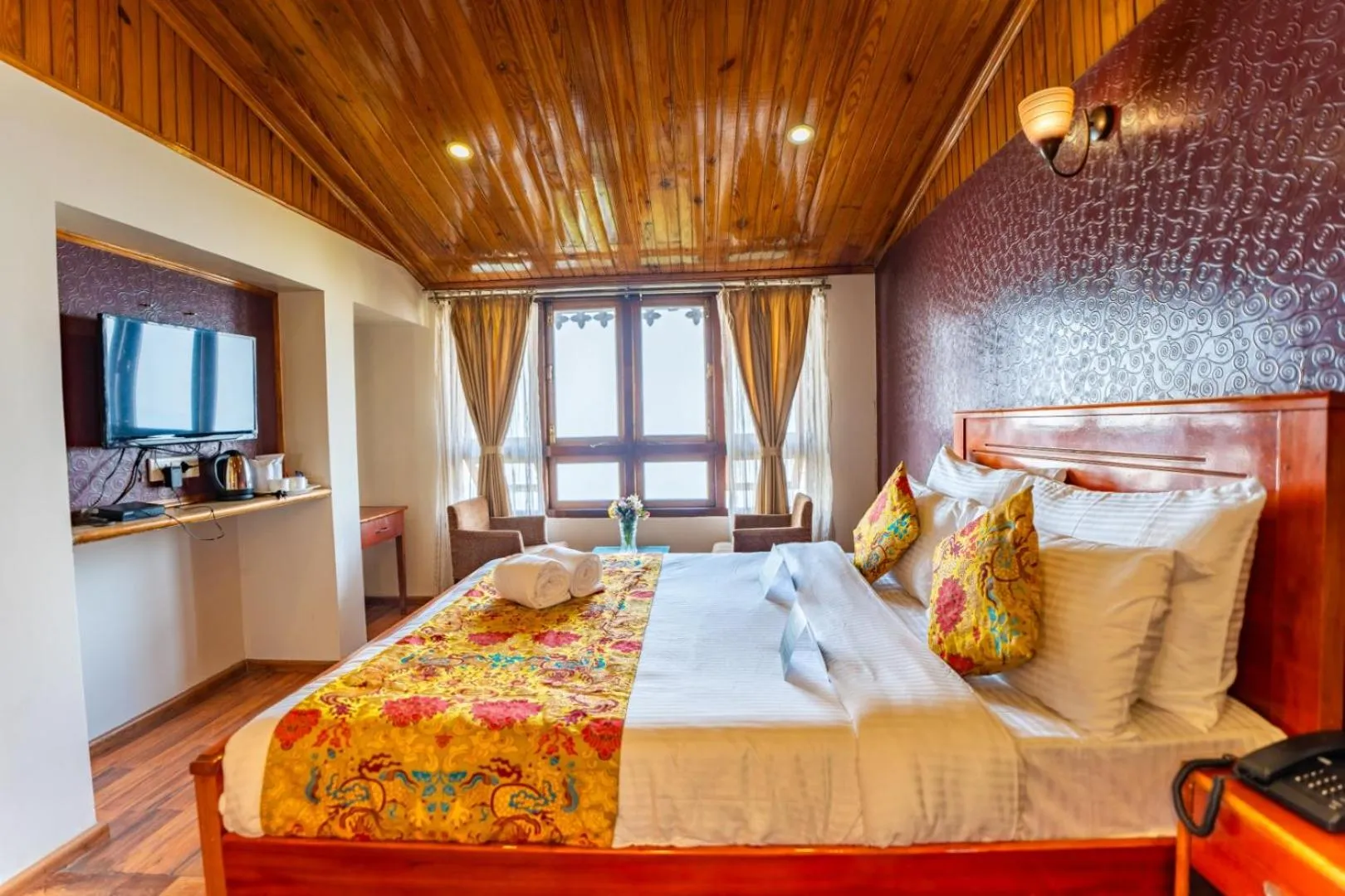 Bedroom, Bed in Muscatel Nirvana – At The Mall Road