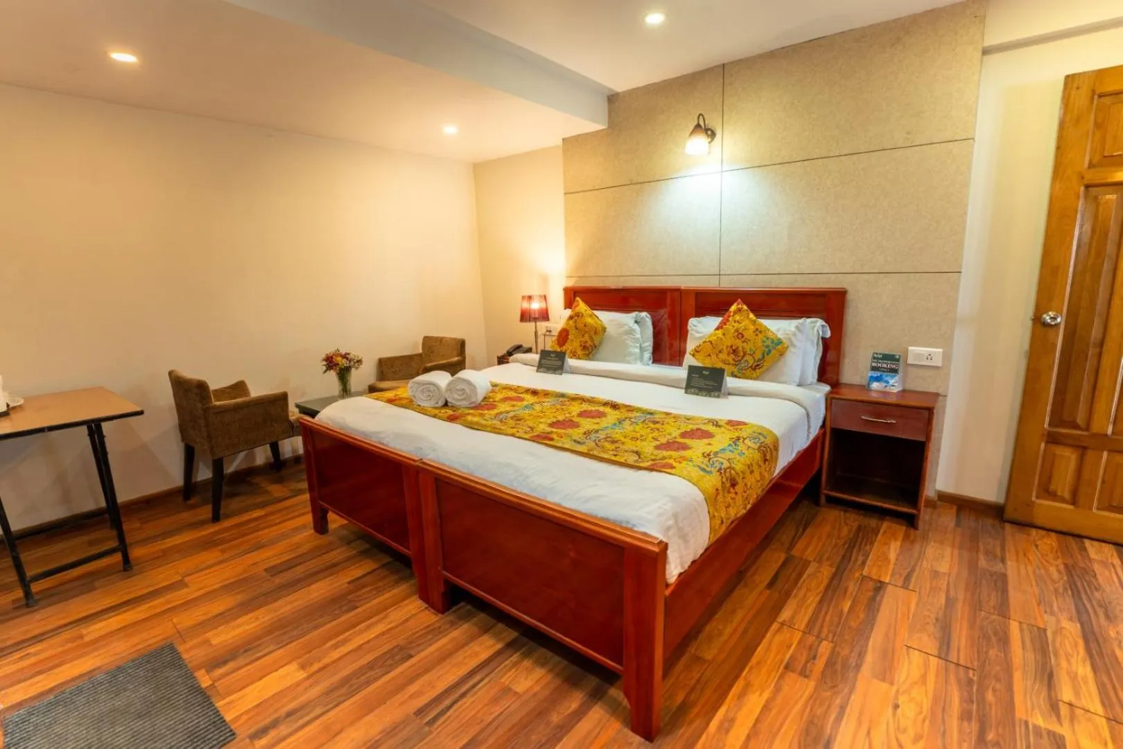 Bed in Muscatel Nirvana – At The Mall Road