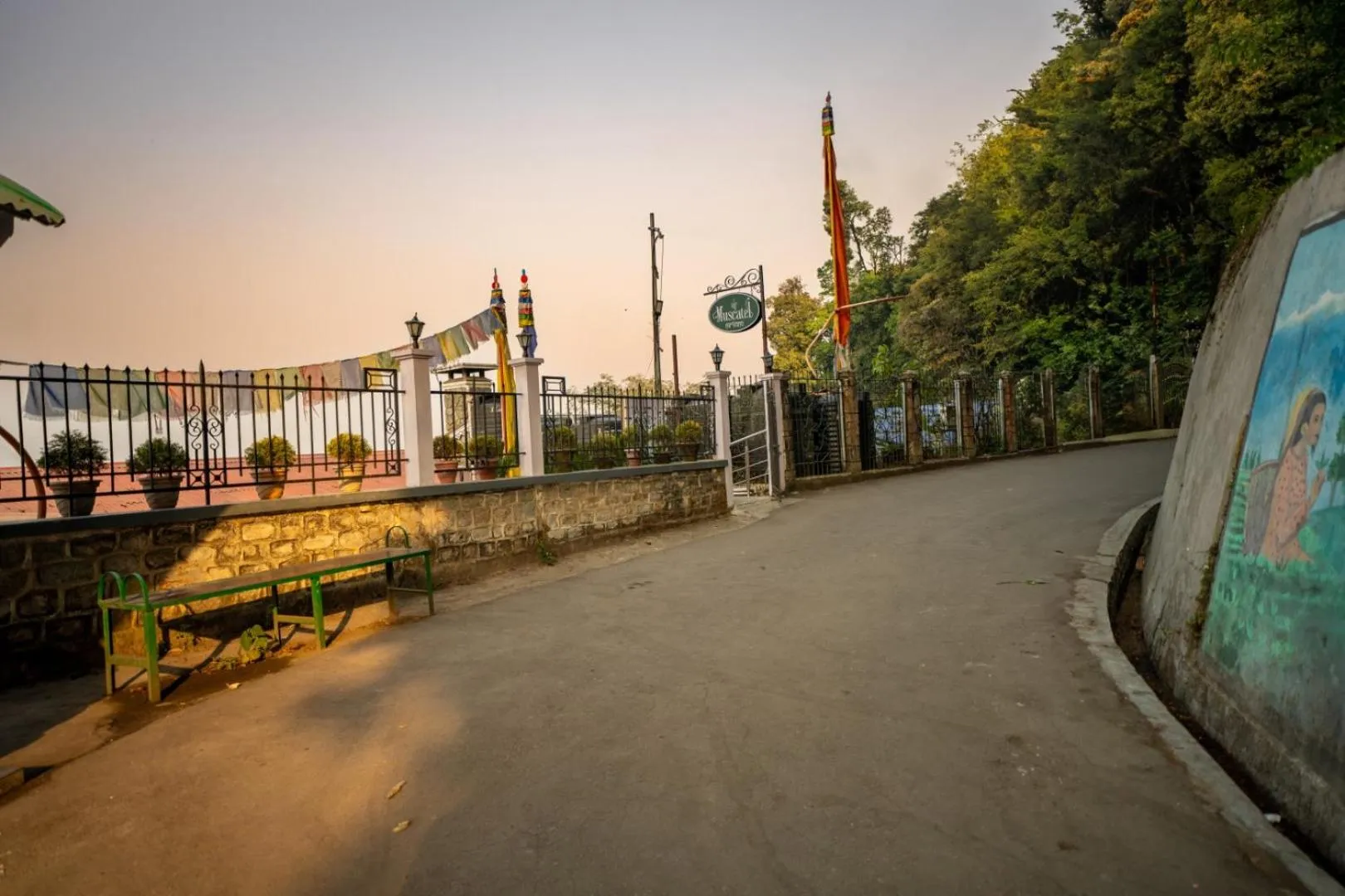 Facade/entrance in Muscatel Nirvana – At The Mall Road