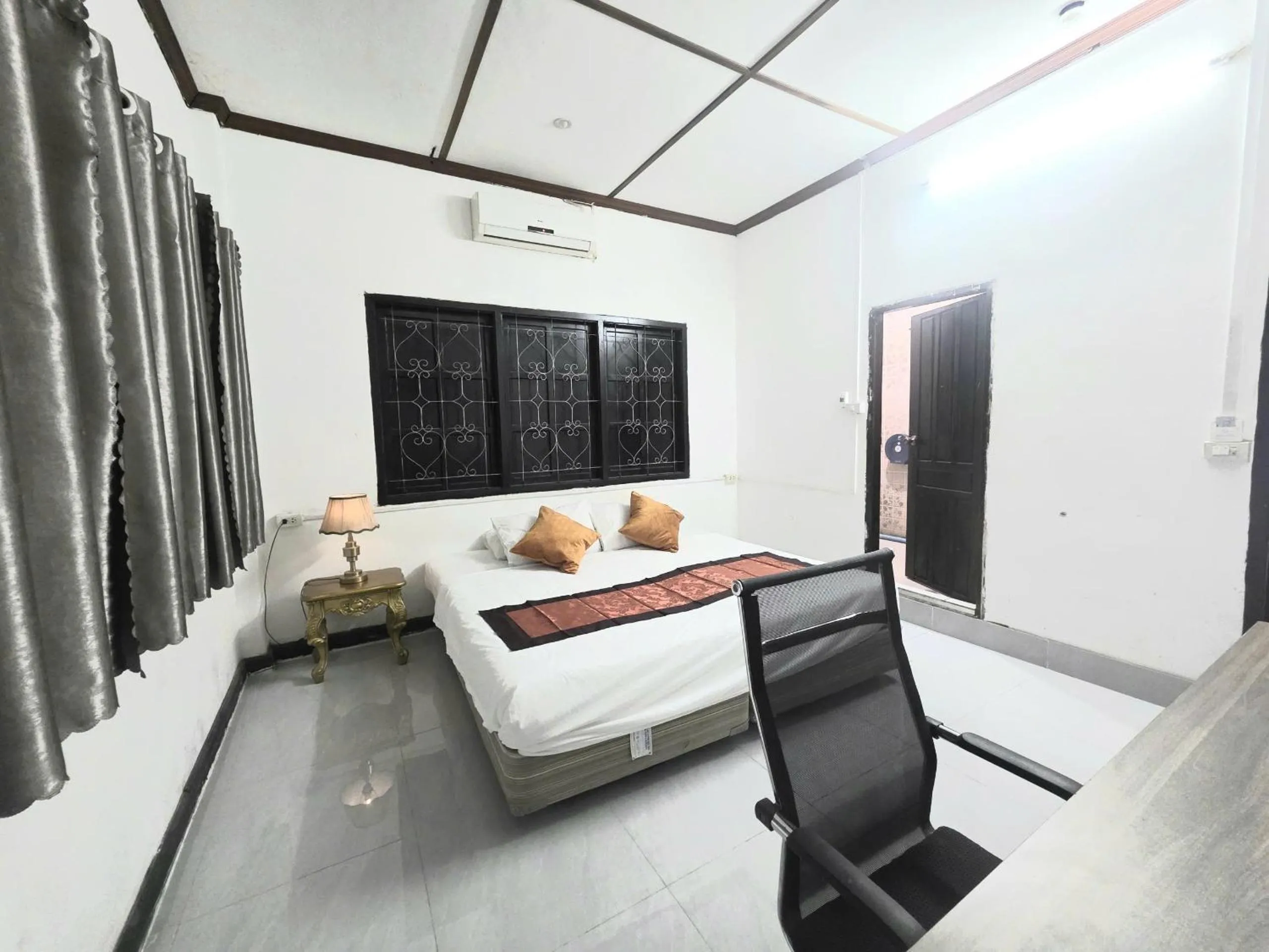 Lao Home