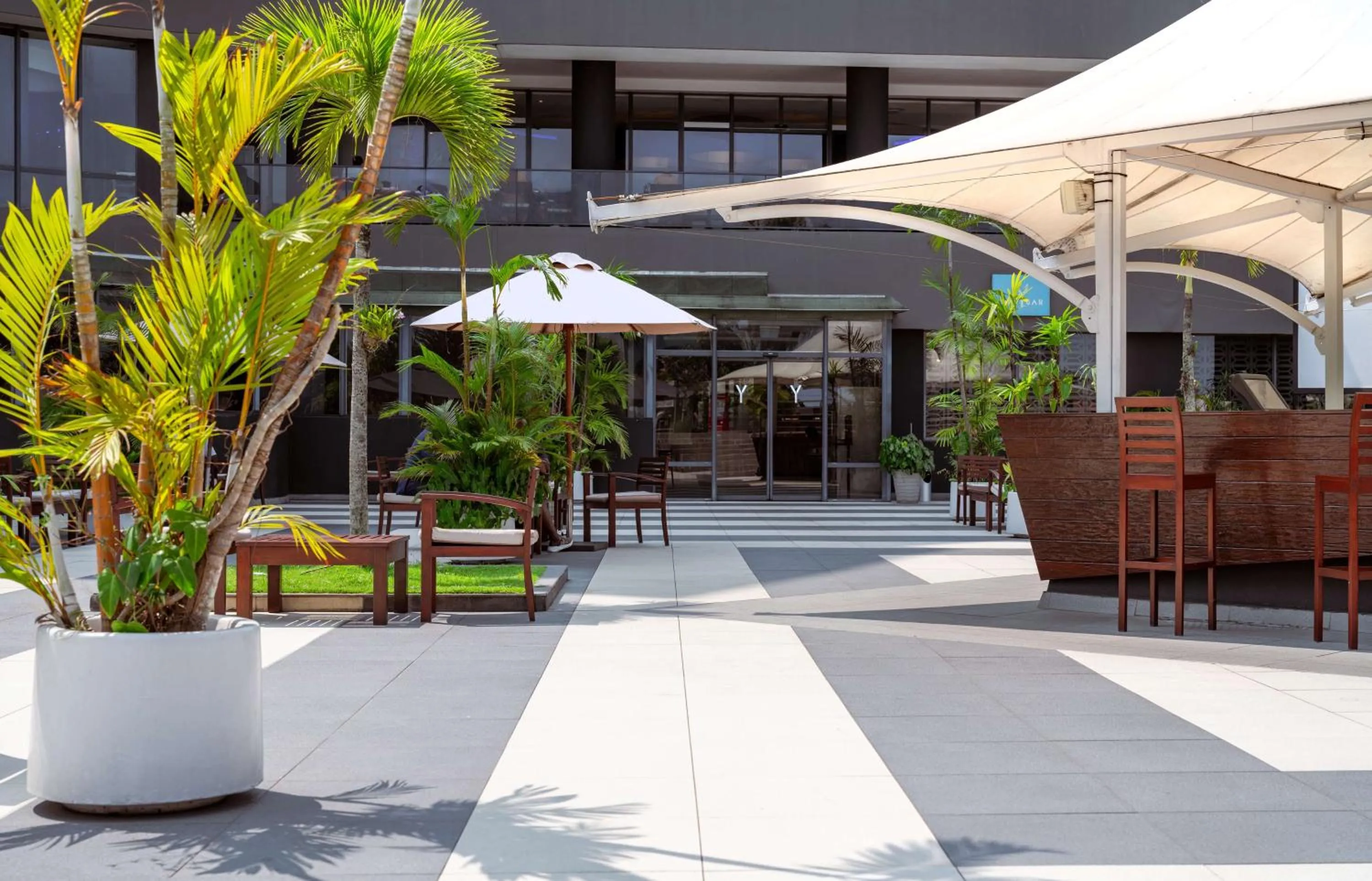 Lounge or bar in Park Inn by Radisson Libreville