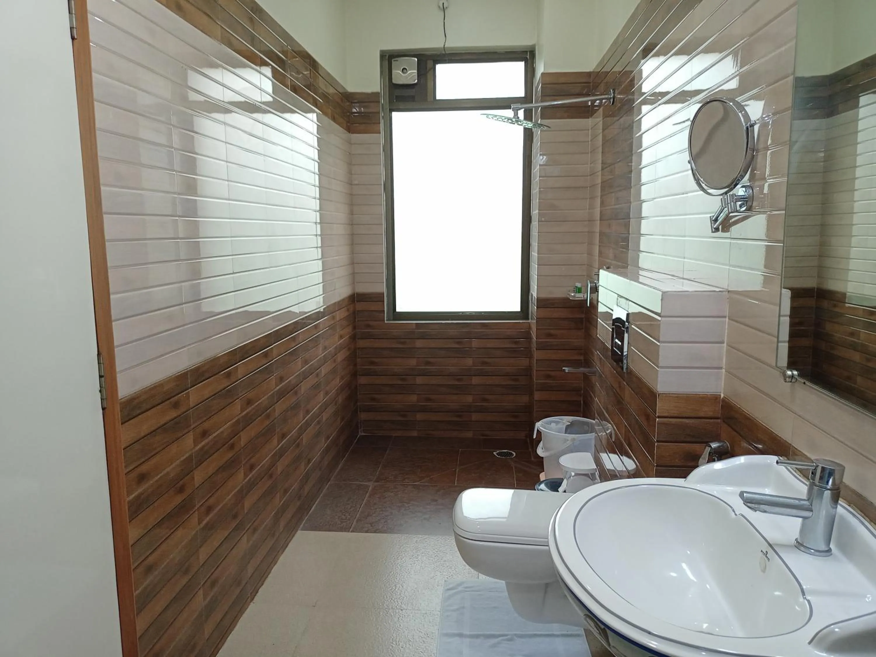 Shower in Dichang Resorts