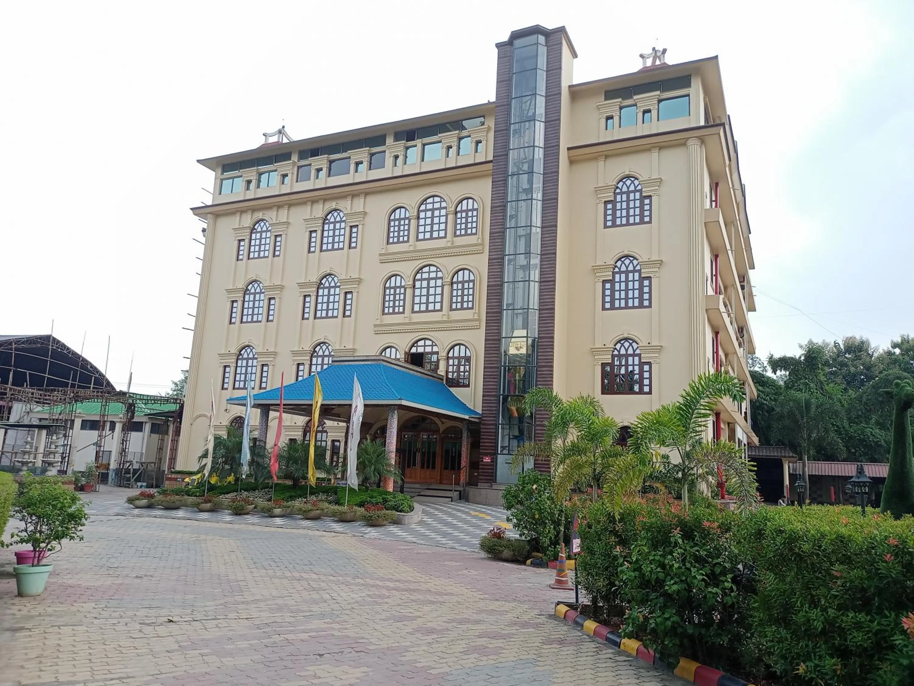 Property building in Dichang Resorts