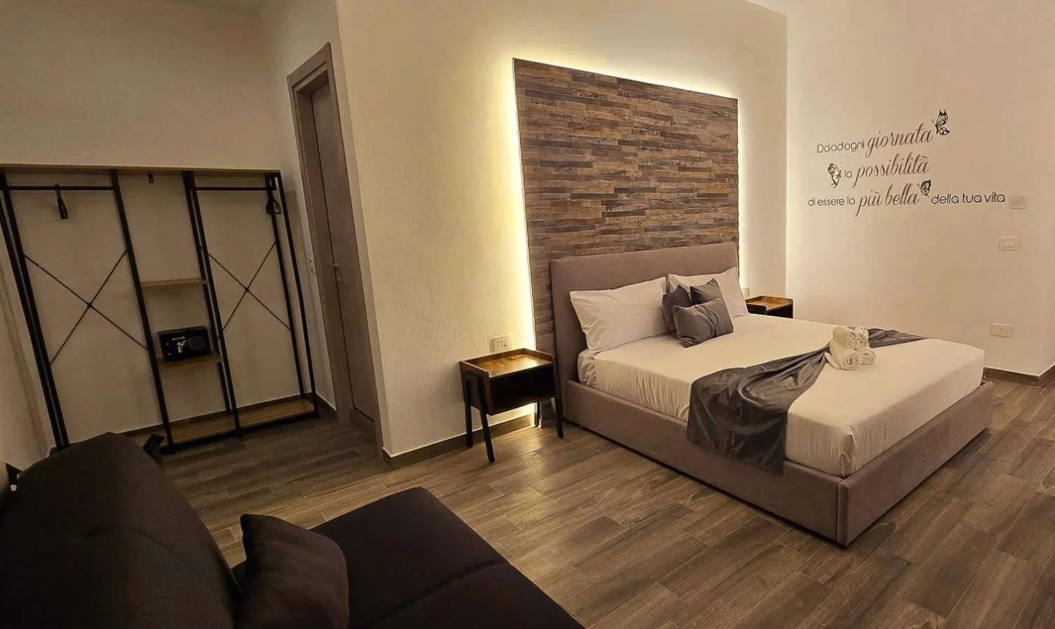 Bed in Neapoli-In