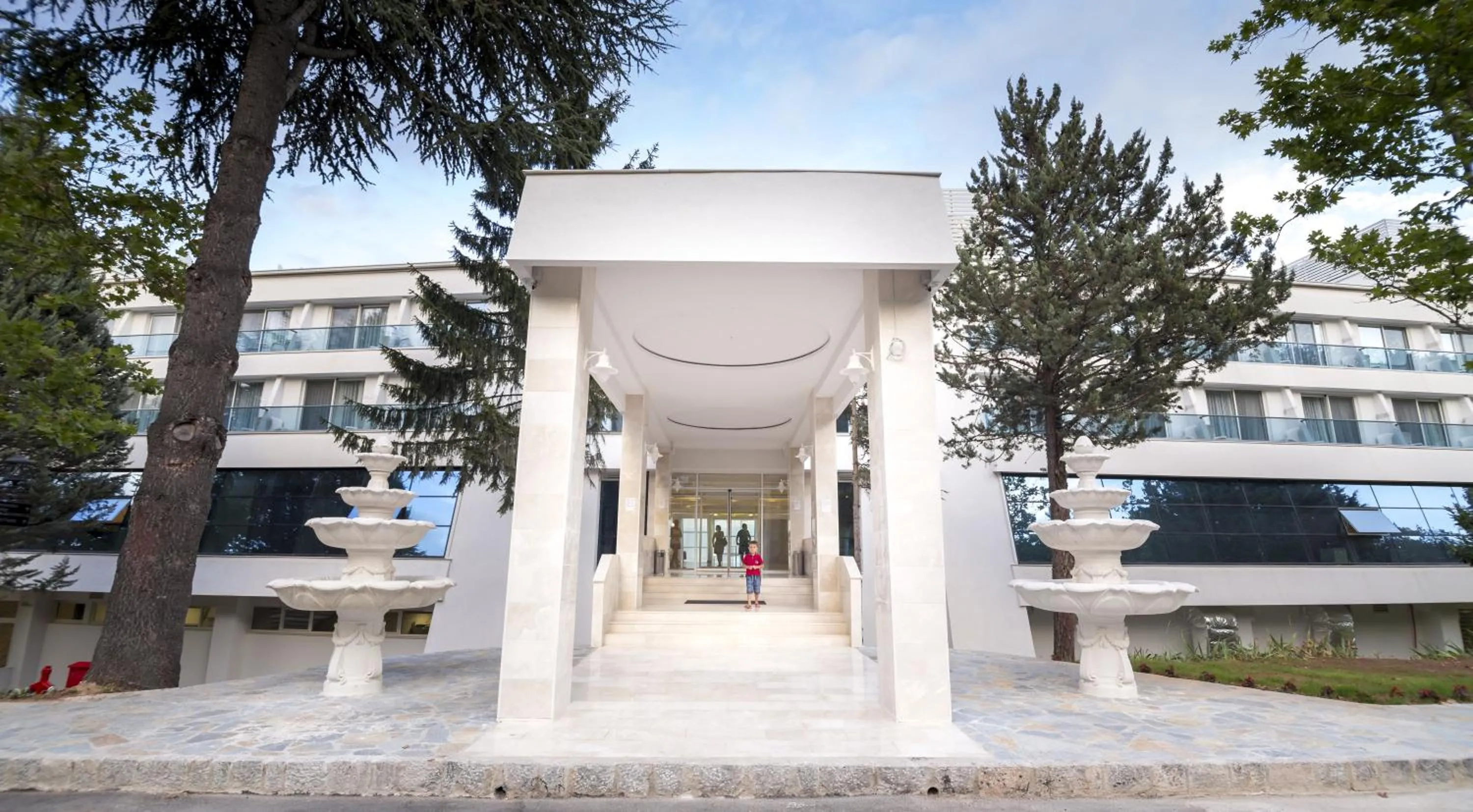 Facade/entrance in Hotel Izgrev Spa & Aquapark