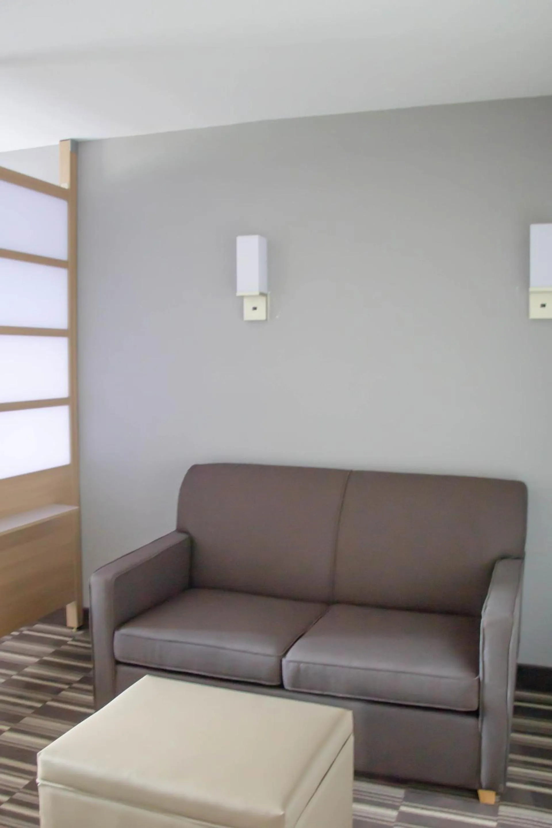 Seating area in Microtel Inn & Suites by Wyndham Camp Lejeune/Jacksonville