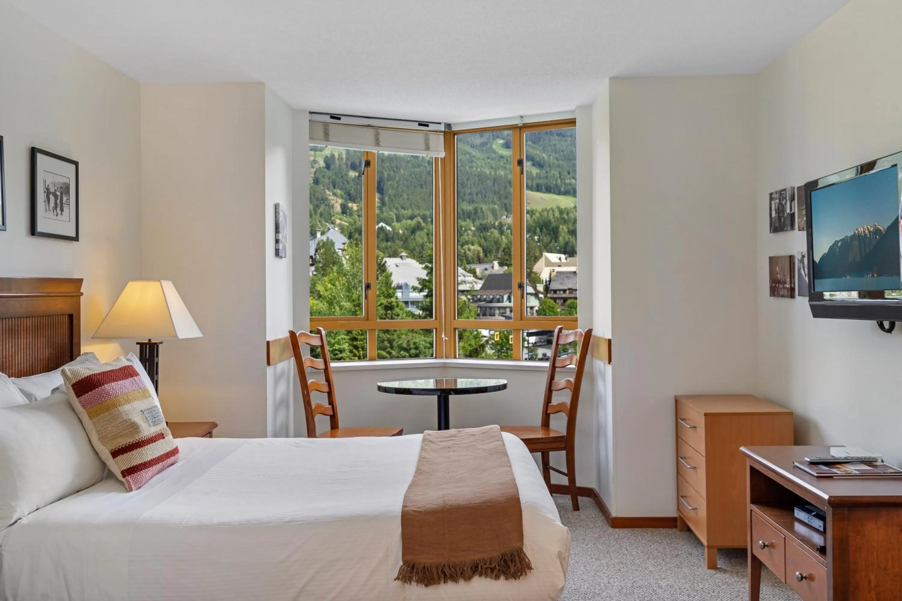 Bed in Cascade Lodge