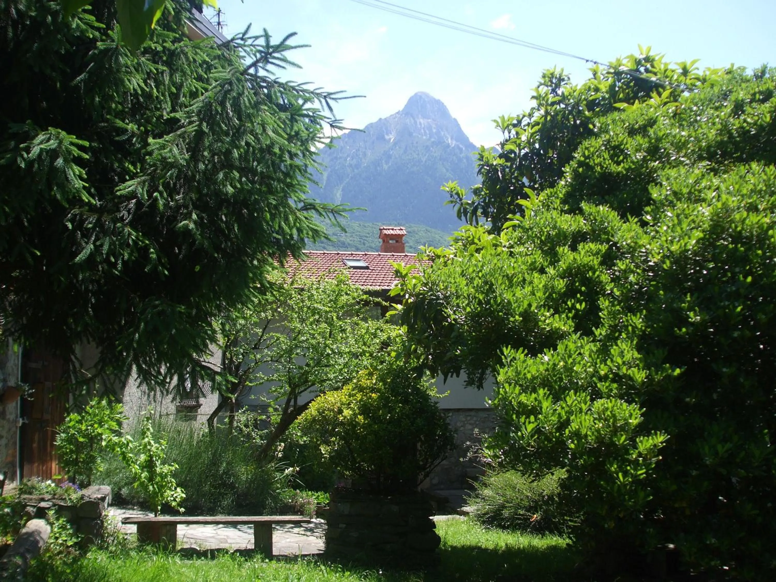 Garden in Casa Visnenza Bed & Breakfast