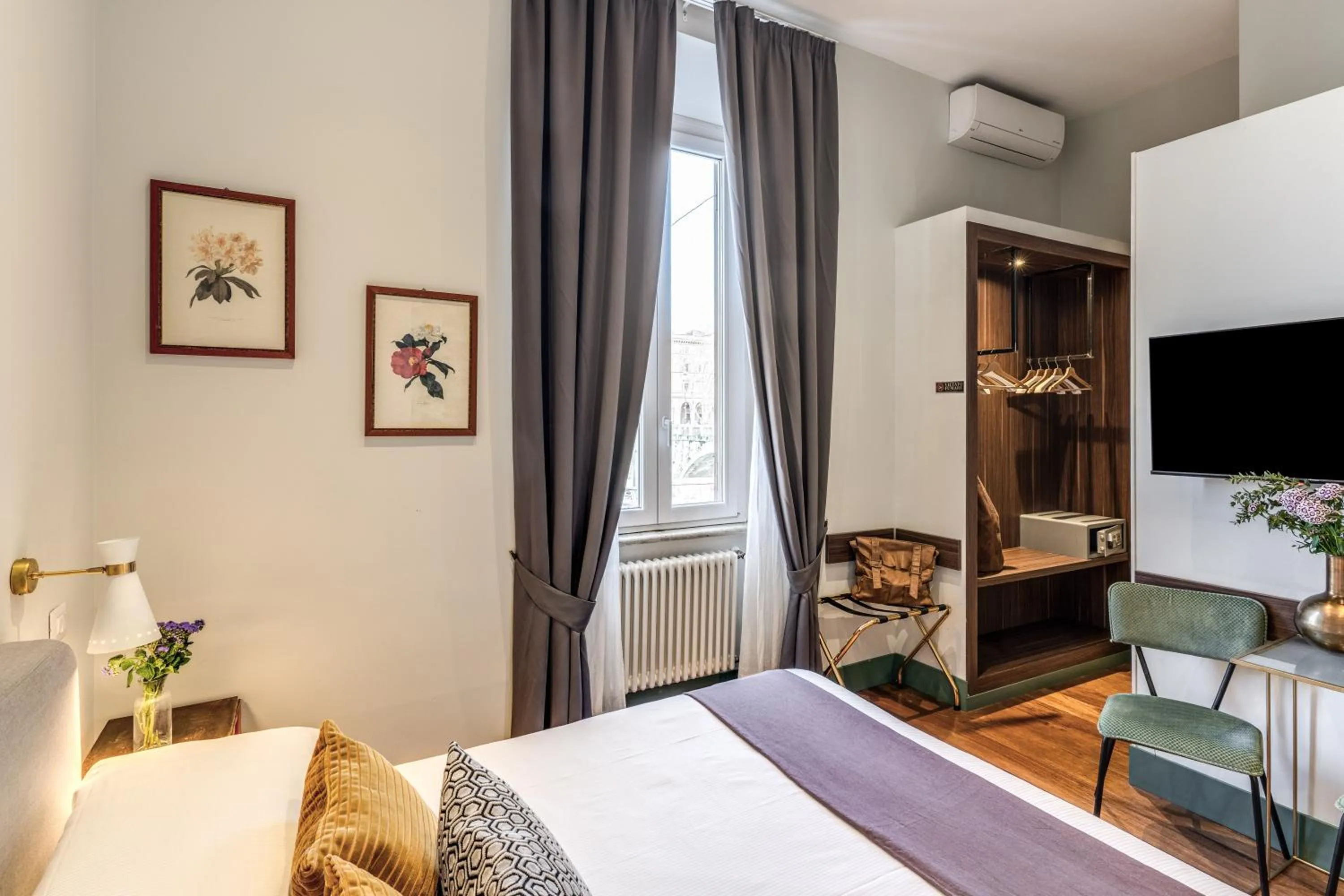 Bed in Tree Charme Trilussa