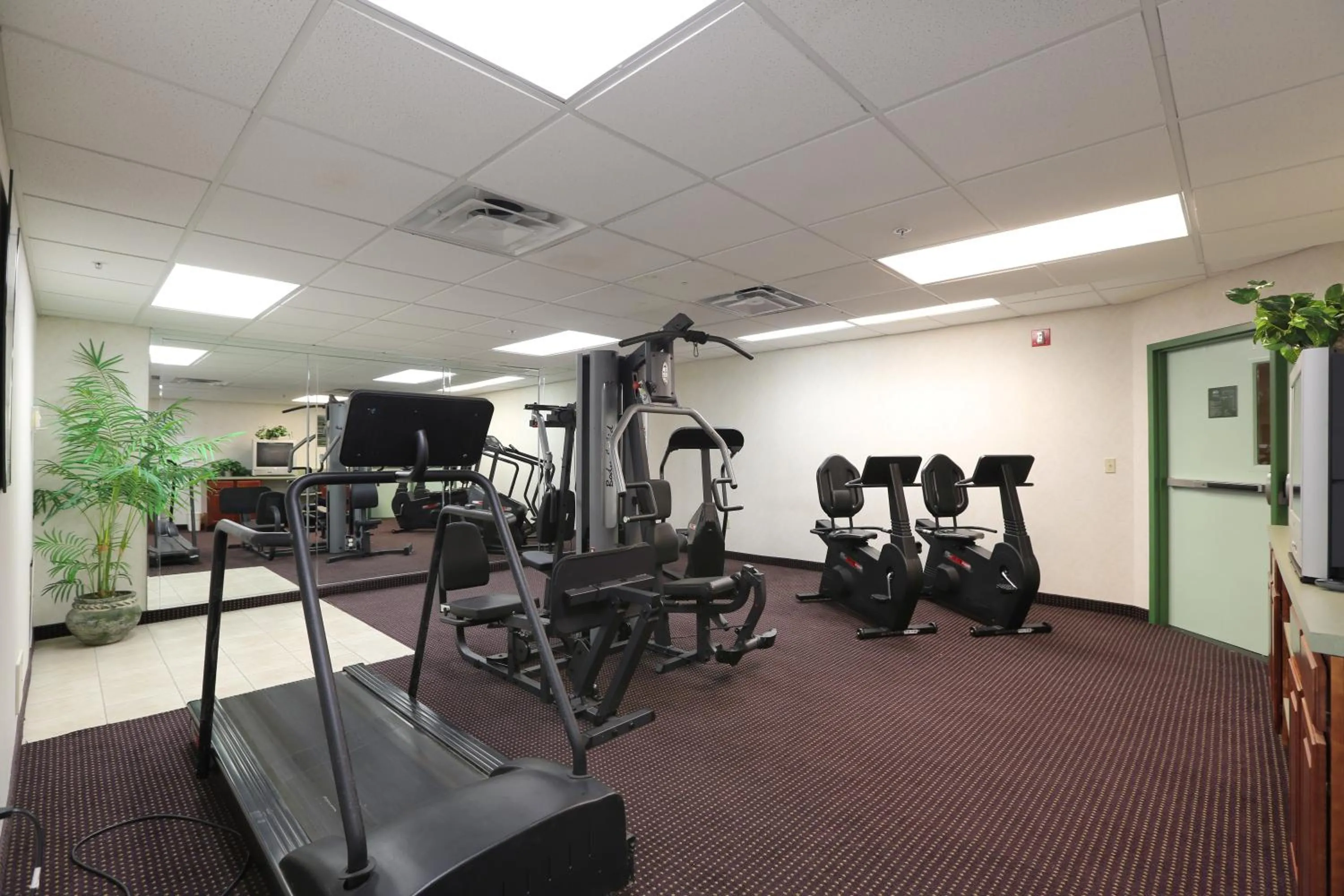 Fitness centre/facilities in Allure Suites of Fort Myers