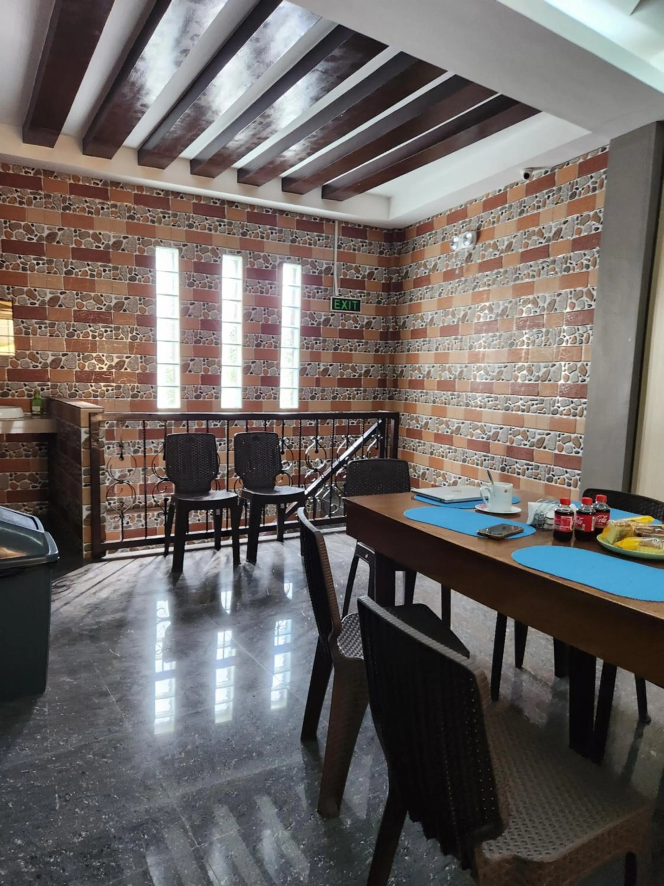 Seating area in Maya Suites Badian powered by Cocotel