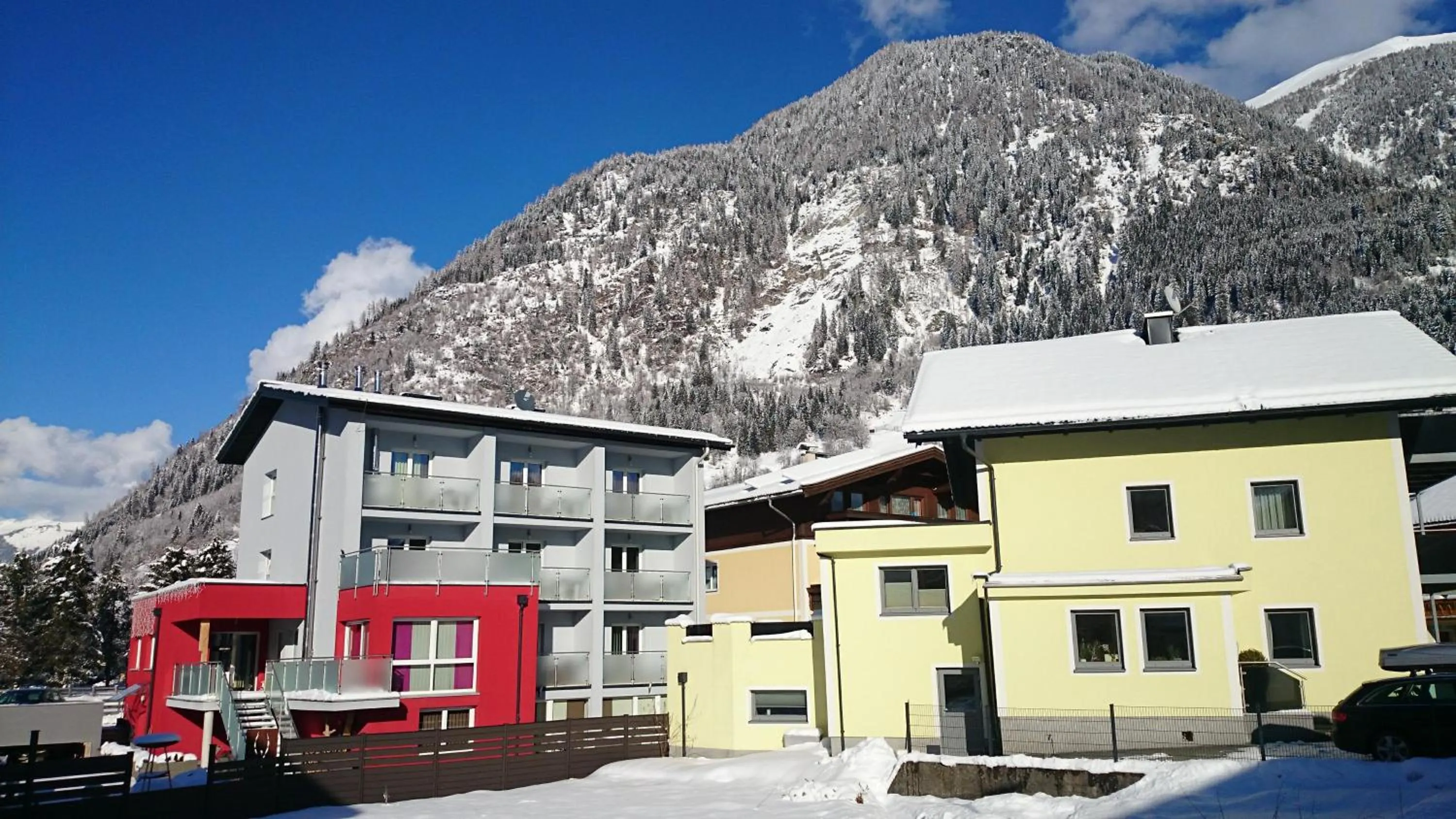 Facade/entrance in Alpine Appart