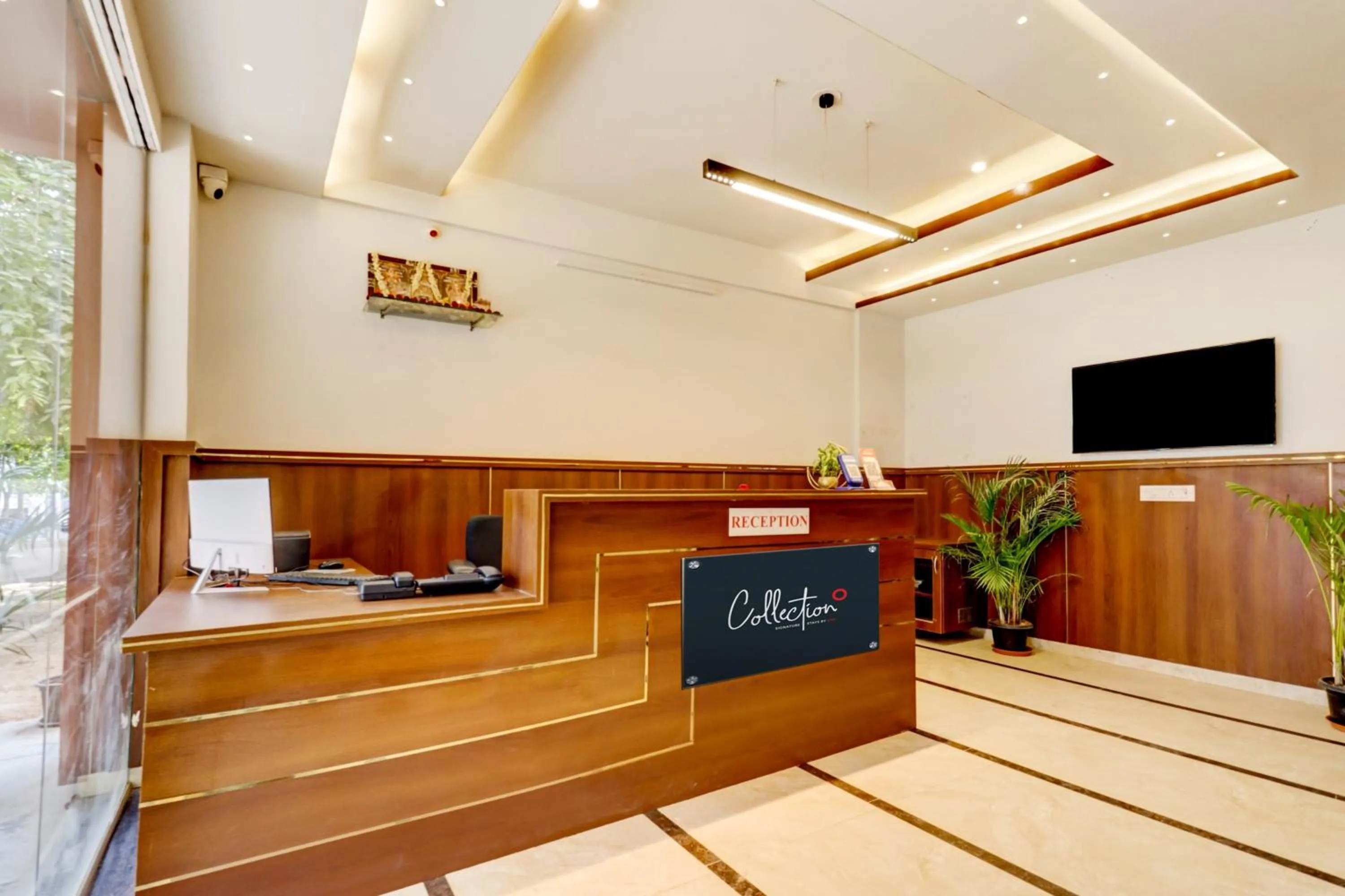 Lobby or reception in Collection O Airport Inn