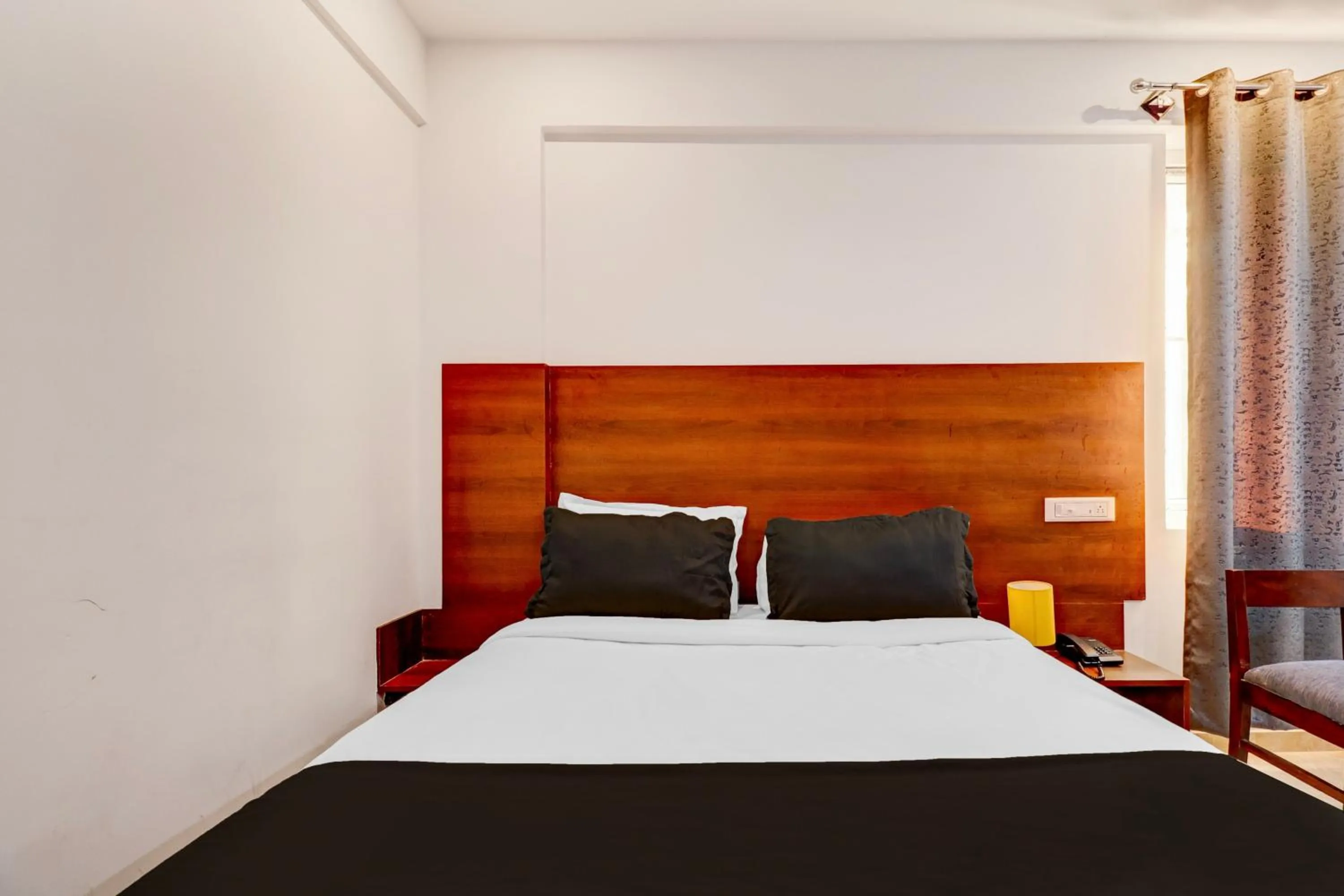 Bedroom, Bed in Collection O Airport Inn