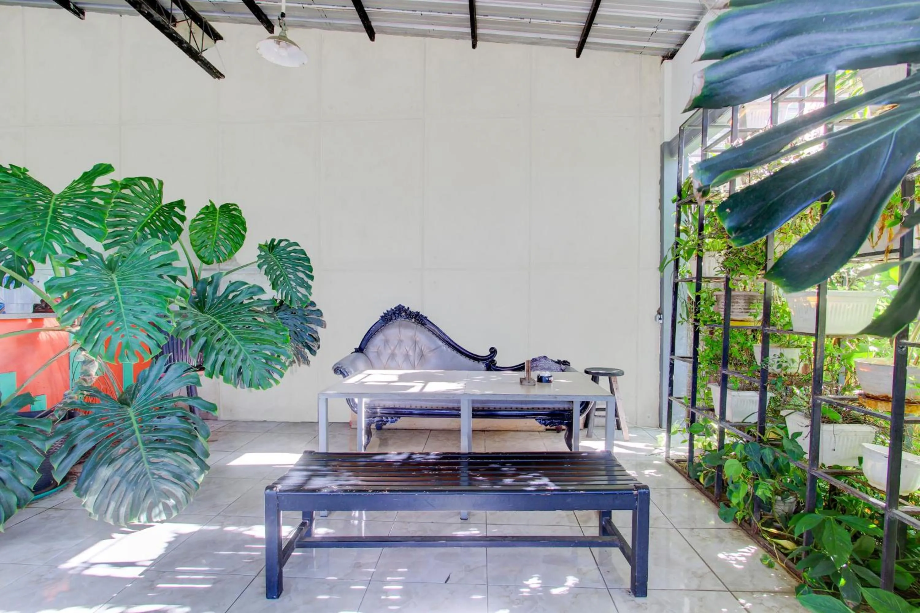 Lobby or reception in OYO 93885 D'harjo Guesthouse