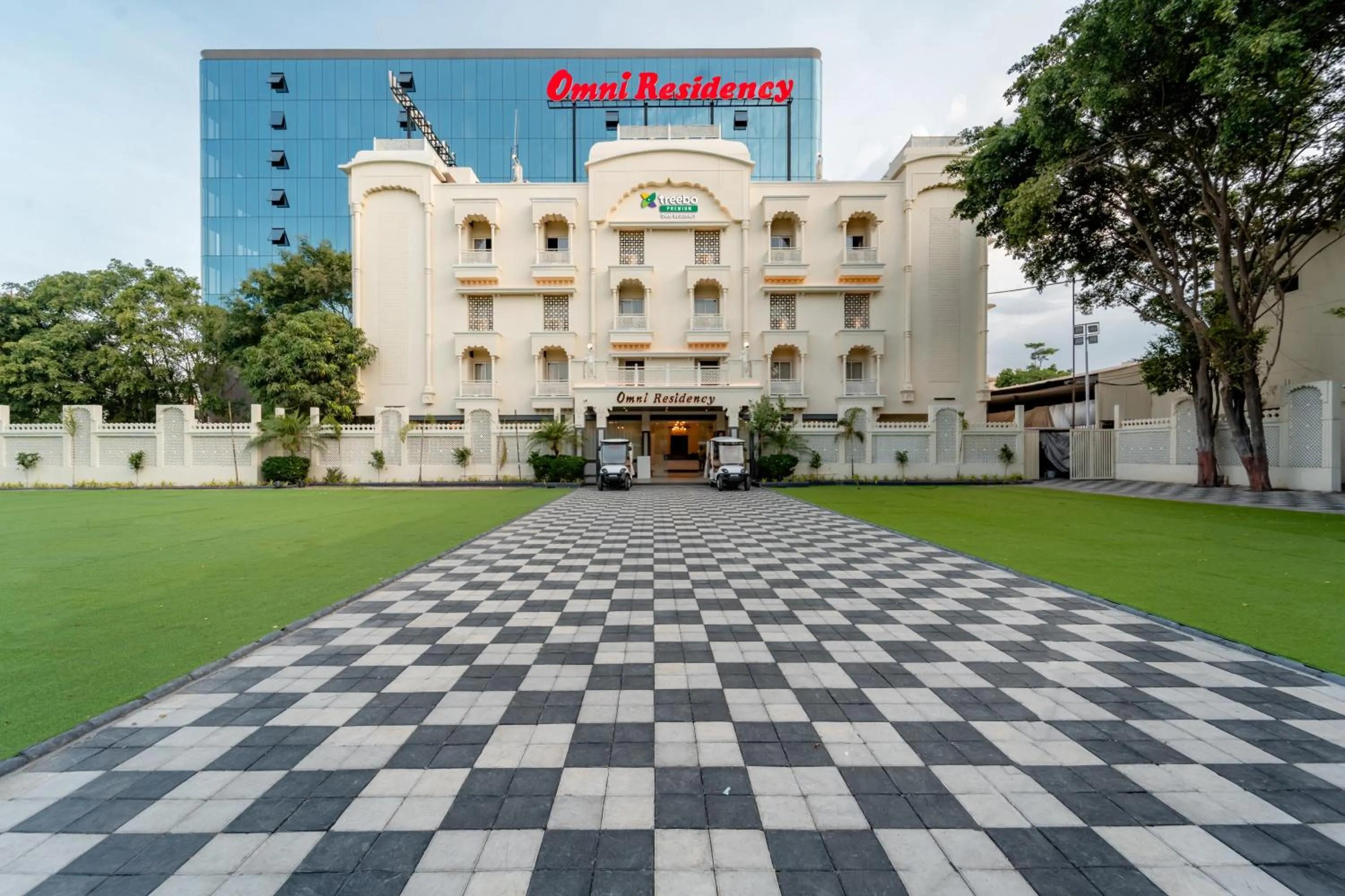Facade/entrance in Treebo Premium Omni Residency
