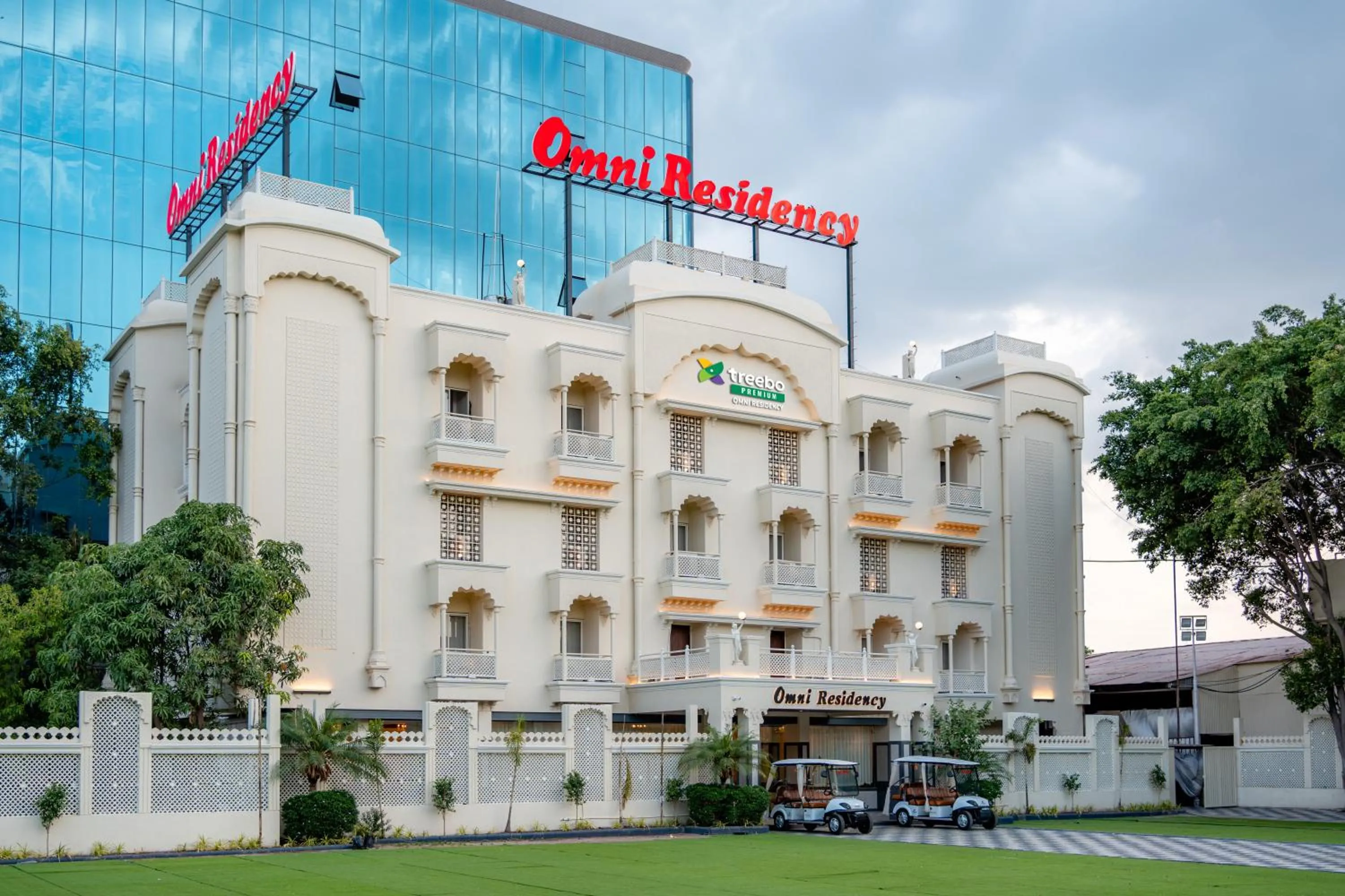 Facade/entrance in Treebo Premium Omni Residency