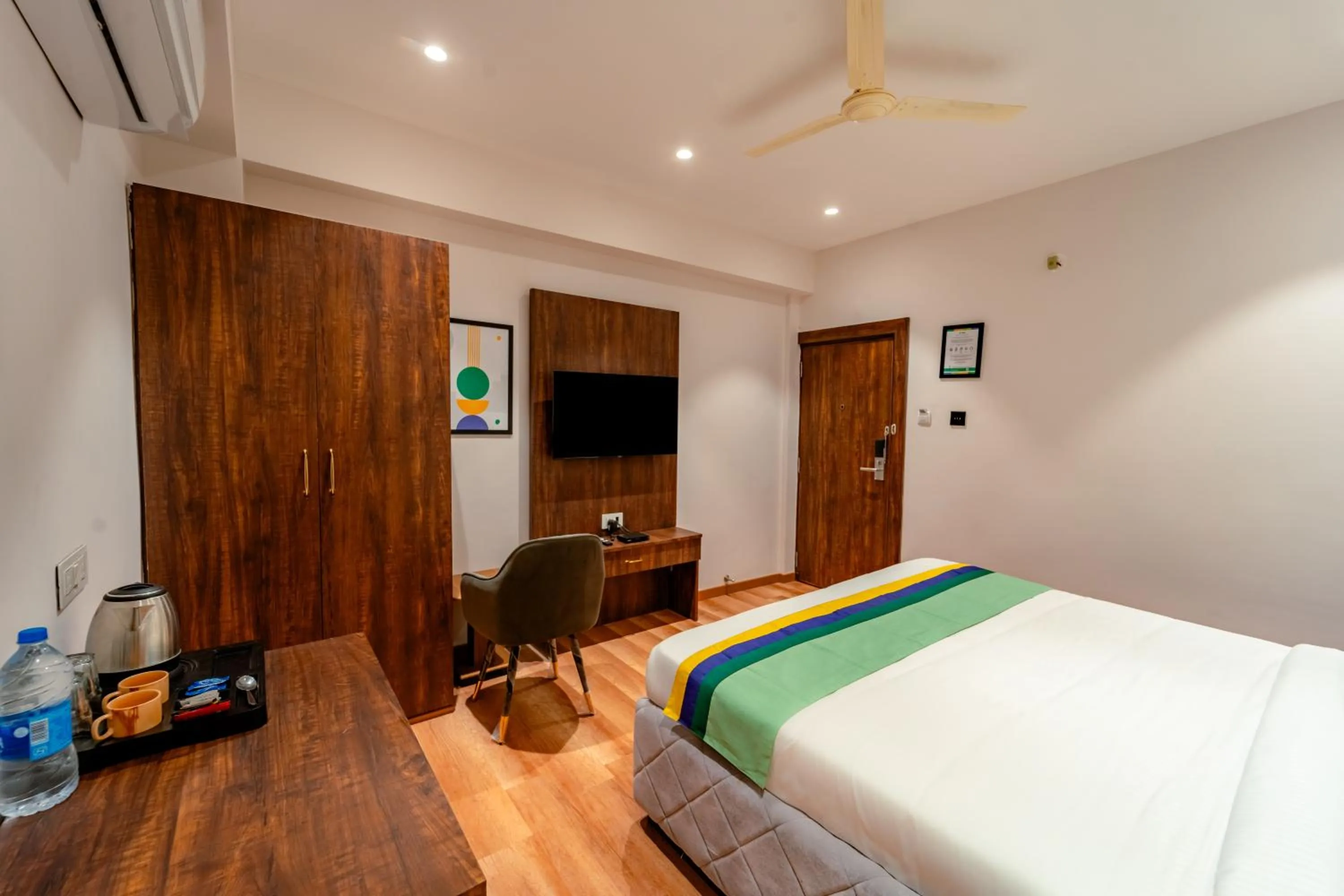 Bedroom, Bed in Treebo Premium Omni Residency