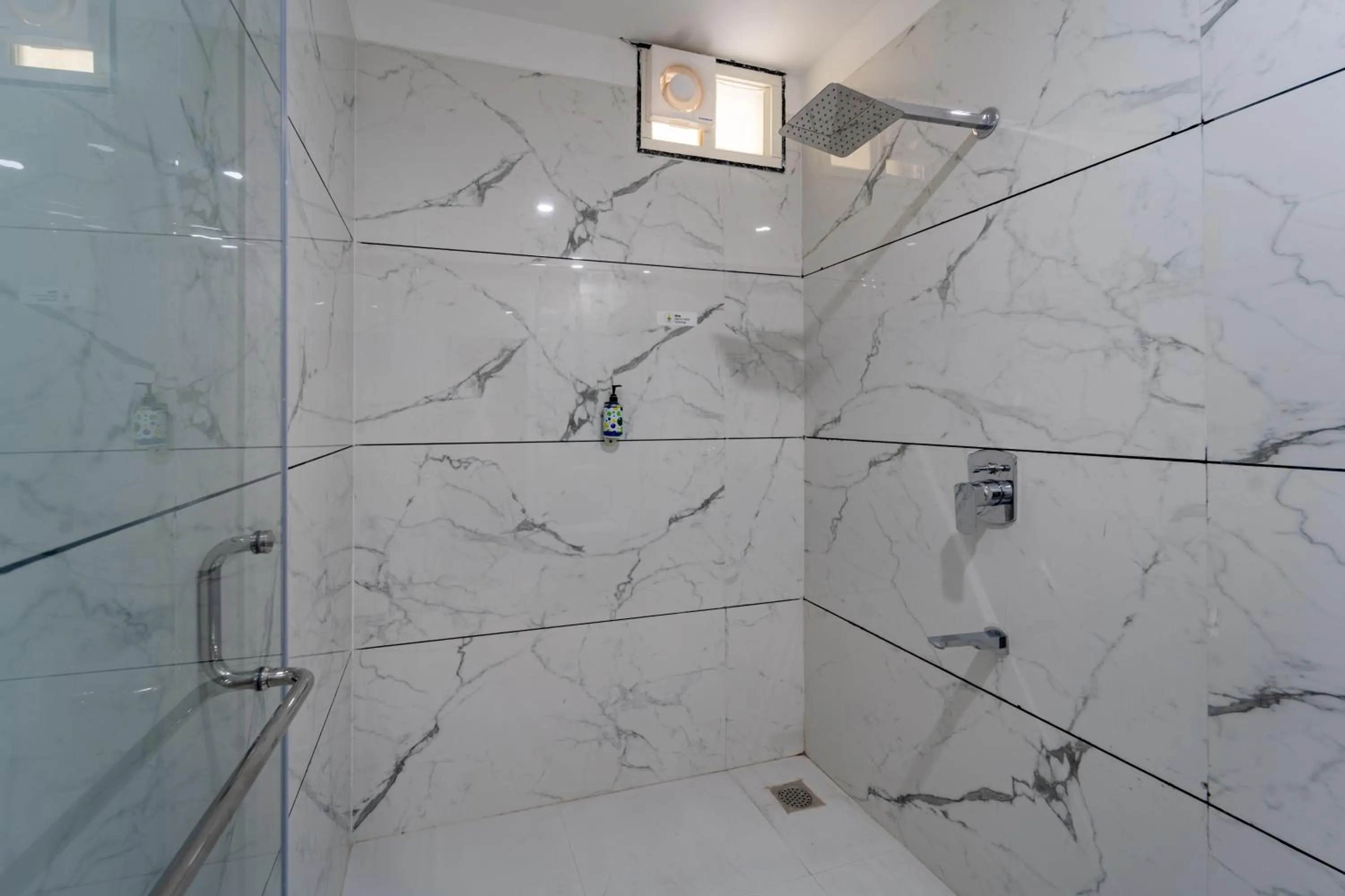 Bathroom in Treebo Premium Omni Residency