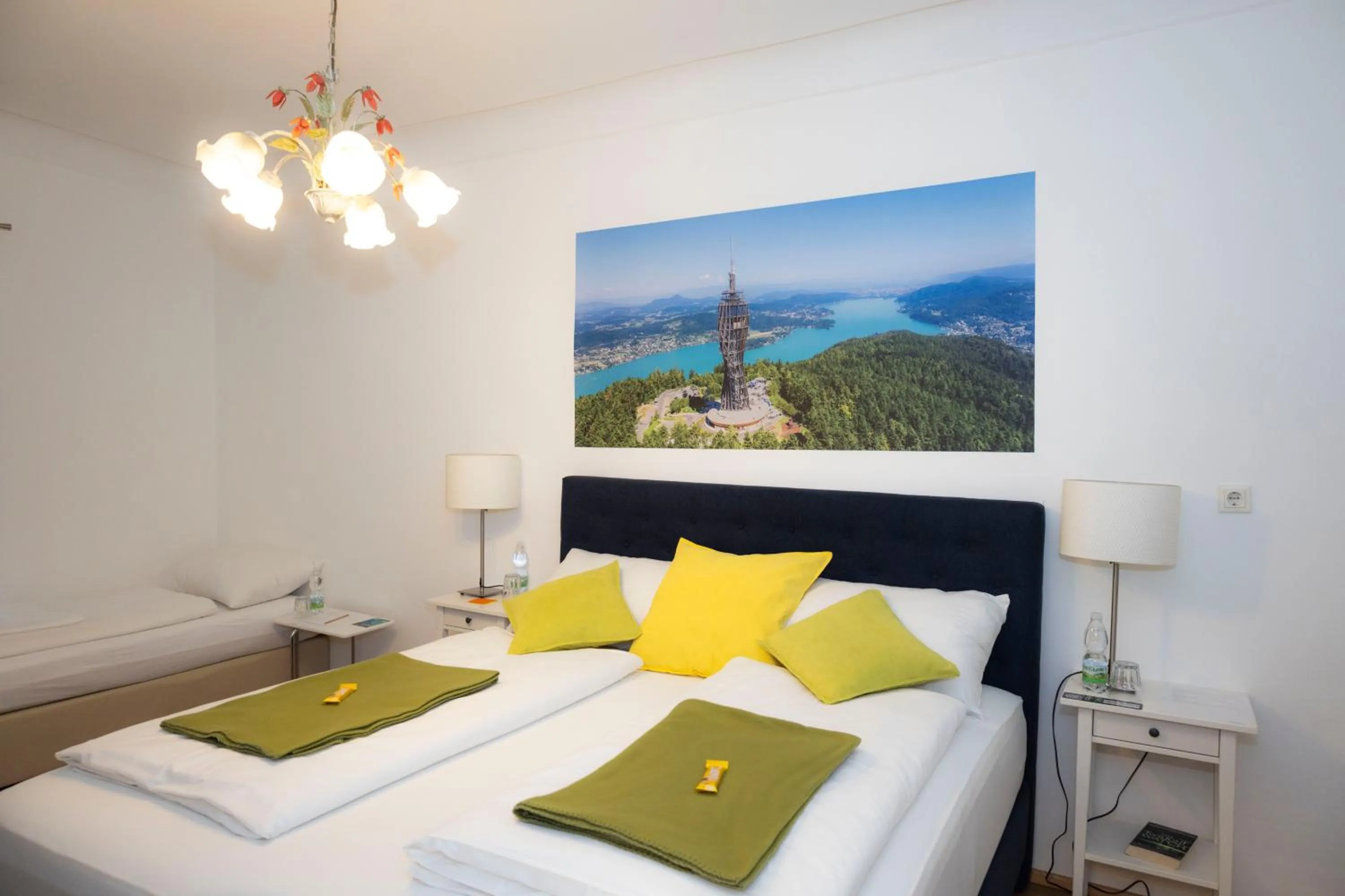 Bed in Cityhotel am Domplatz Self-CheckIn