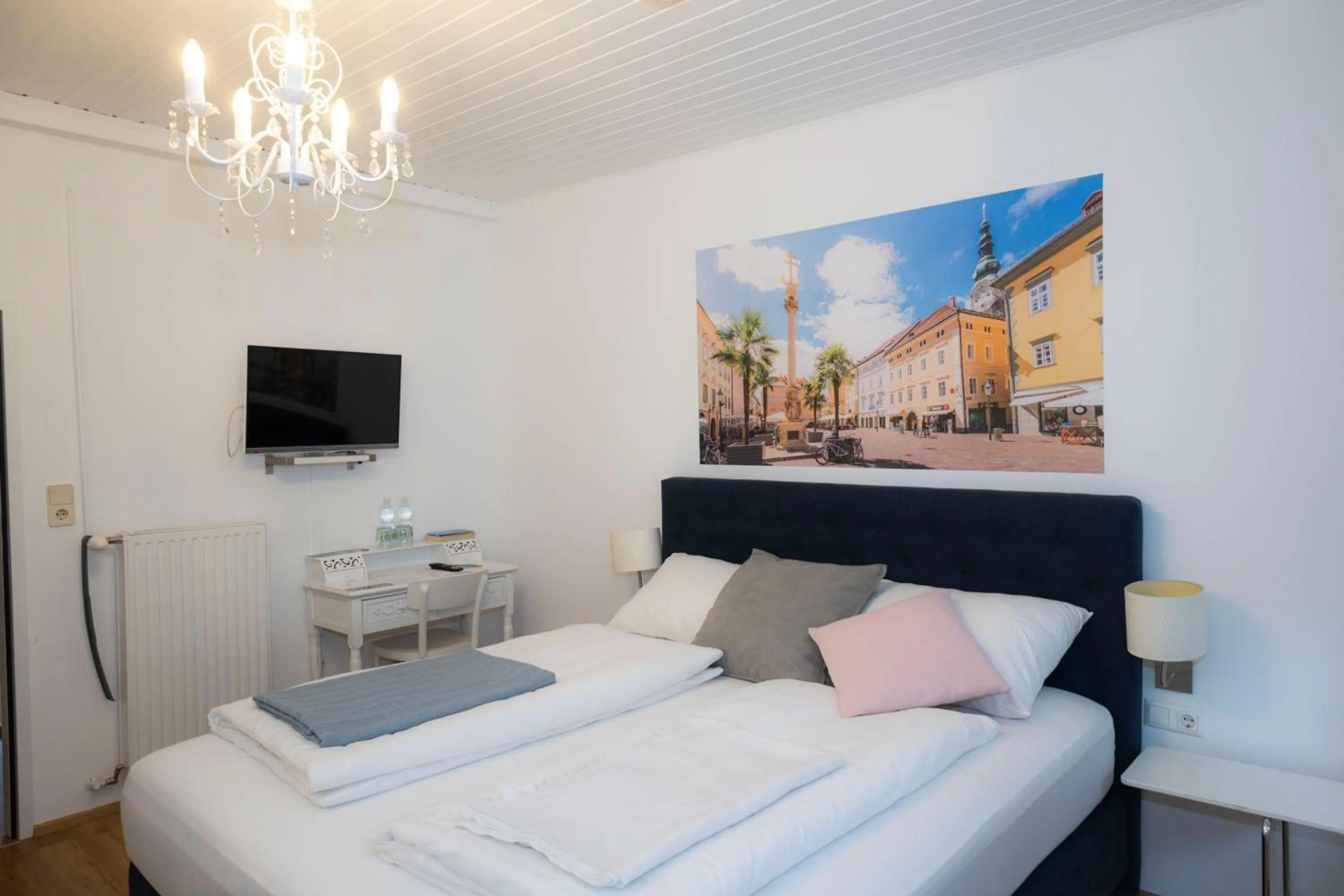 Bed in Cityhotel am Domplatz Self-CheckIn