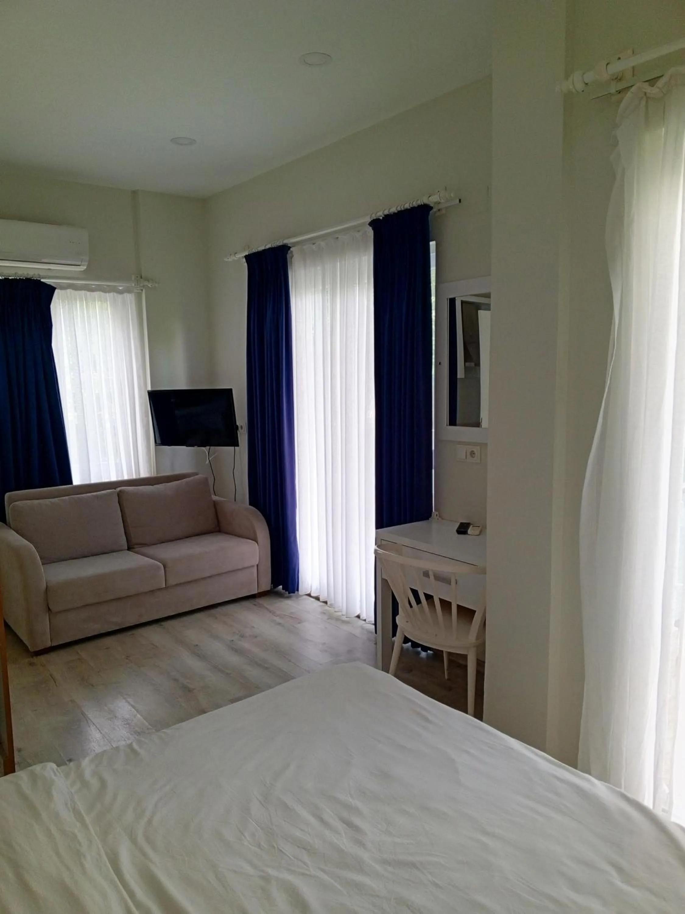 Bed in Port Hotel, Tasucu