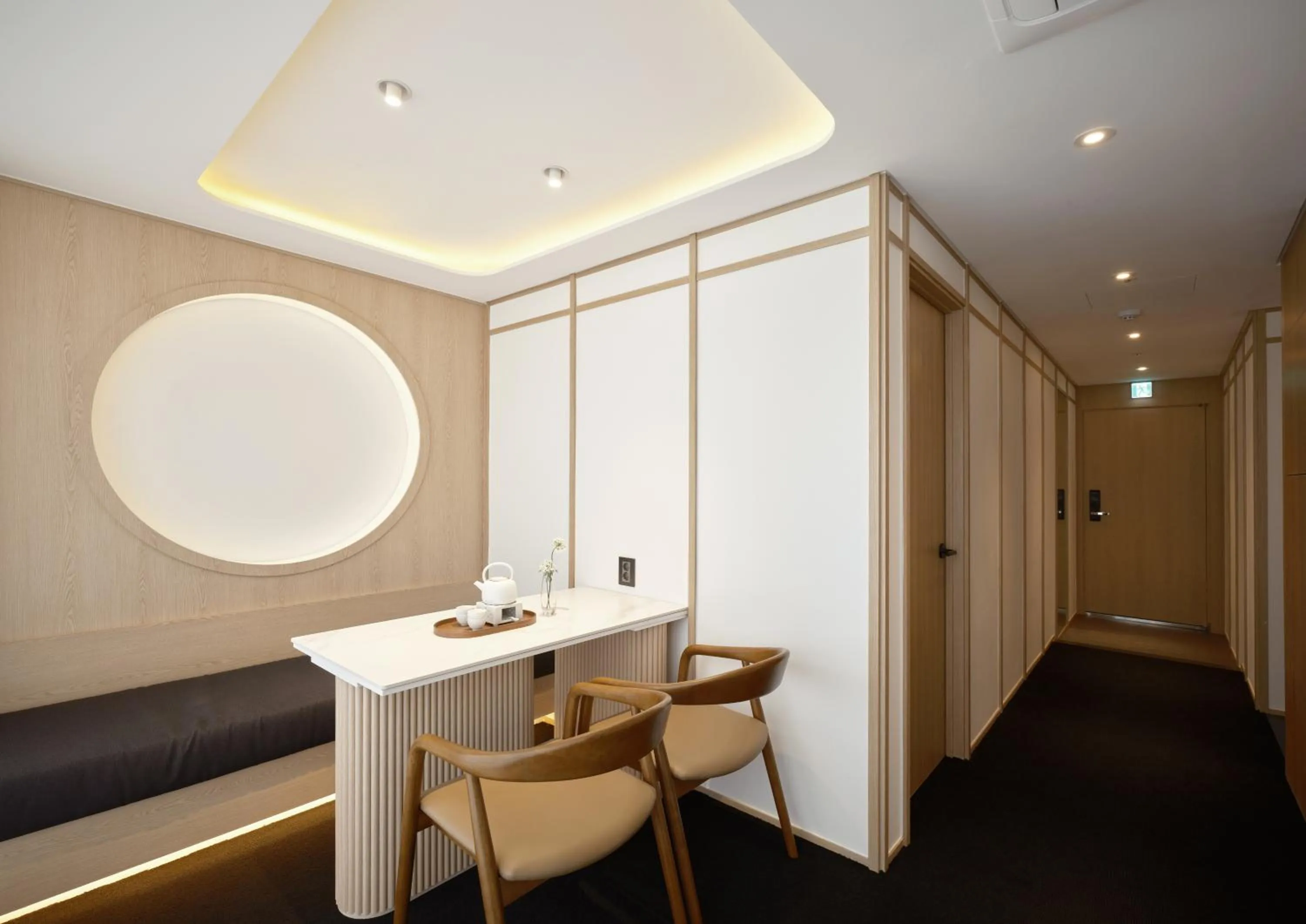 Living room in UH Suite Seoul Deoksugung