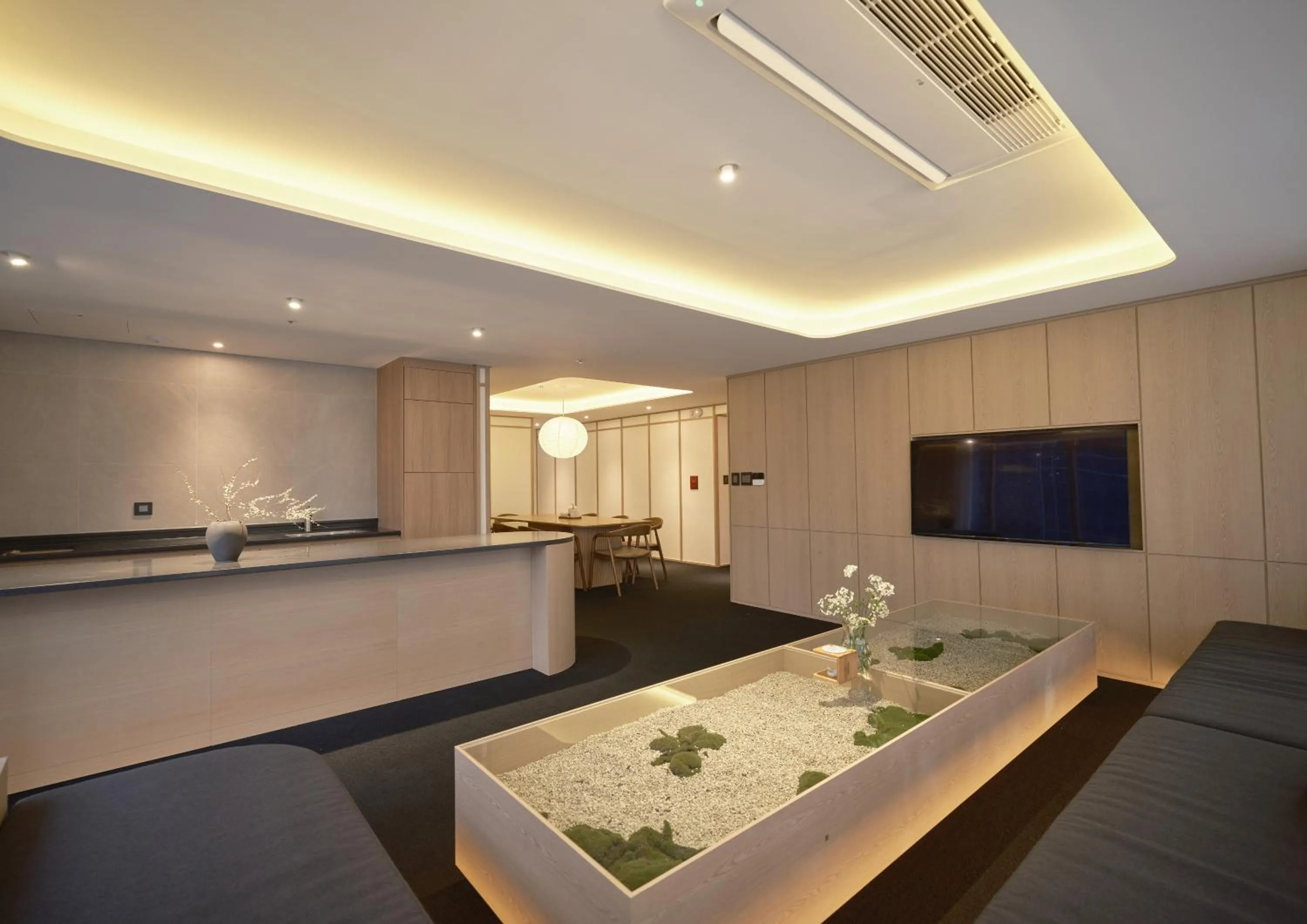 TV and multimedia in UH Suite Seoul Deoksugung