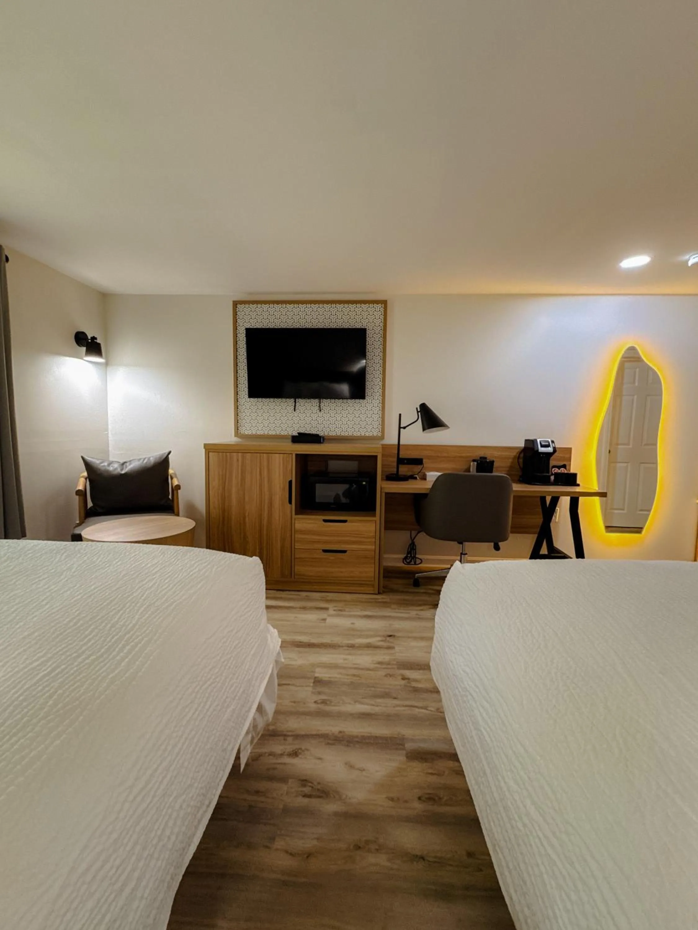 Bedroom, Bed in The Earl of Sandwich Motel