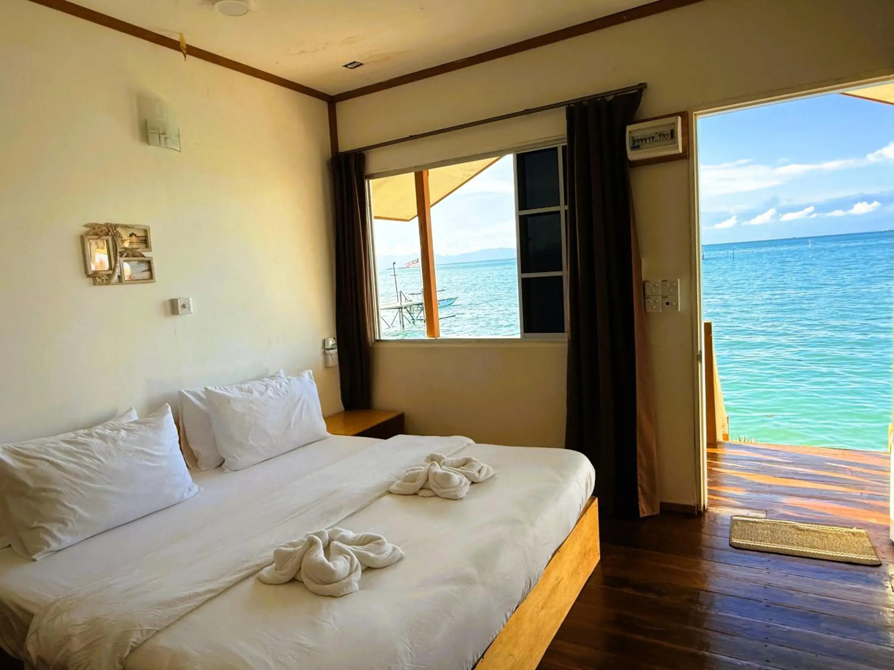 Deluxe King Room with Sea View in Panglima Resort Bum Bum Island, Semporna Deluxe King Room with Sea View in Panglima Resort Bum Bum Island, Semporna