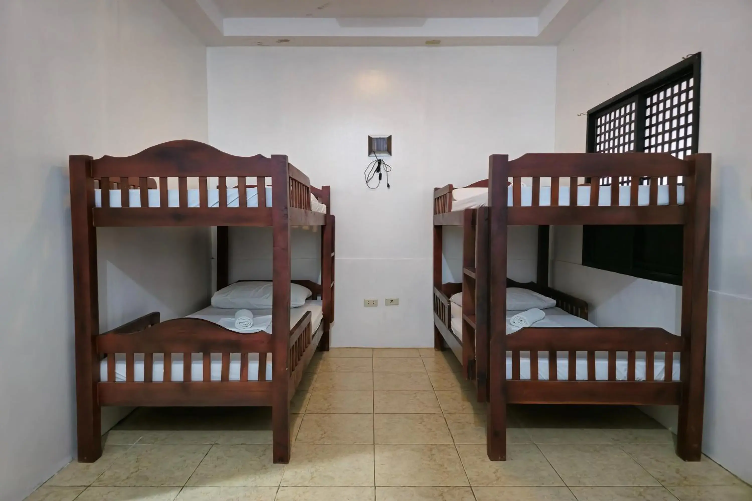 Mixed Dormitory Room in Grand Villa Laguna Mixed Dormitory Room in Grand Villa Laguna