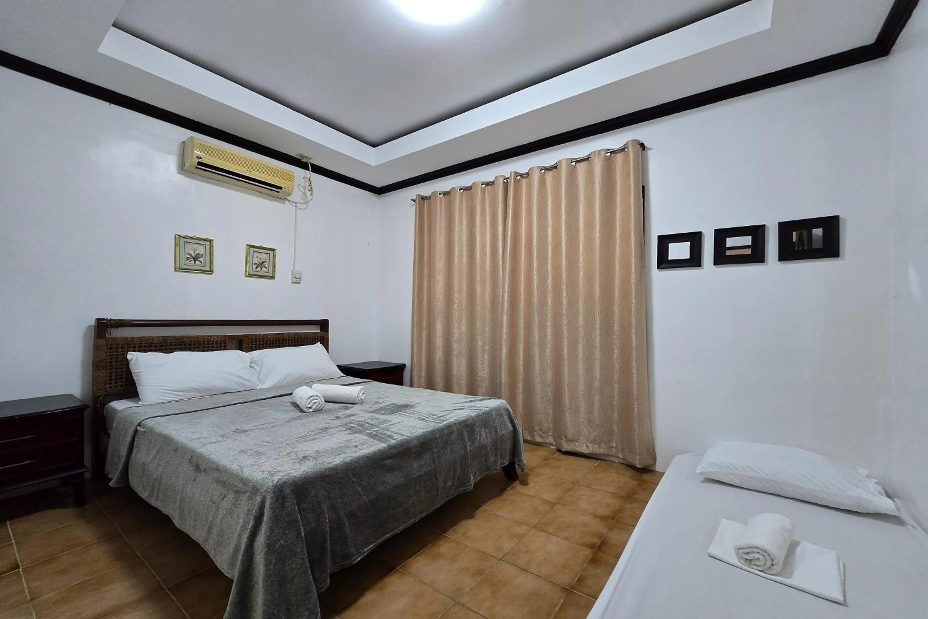 Bed in Grand Villa Laguna