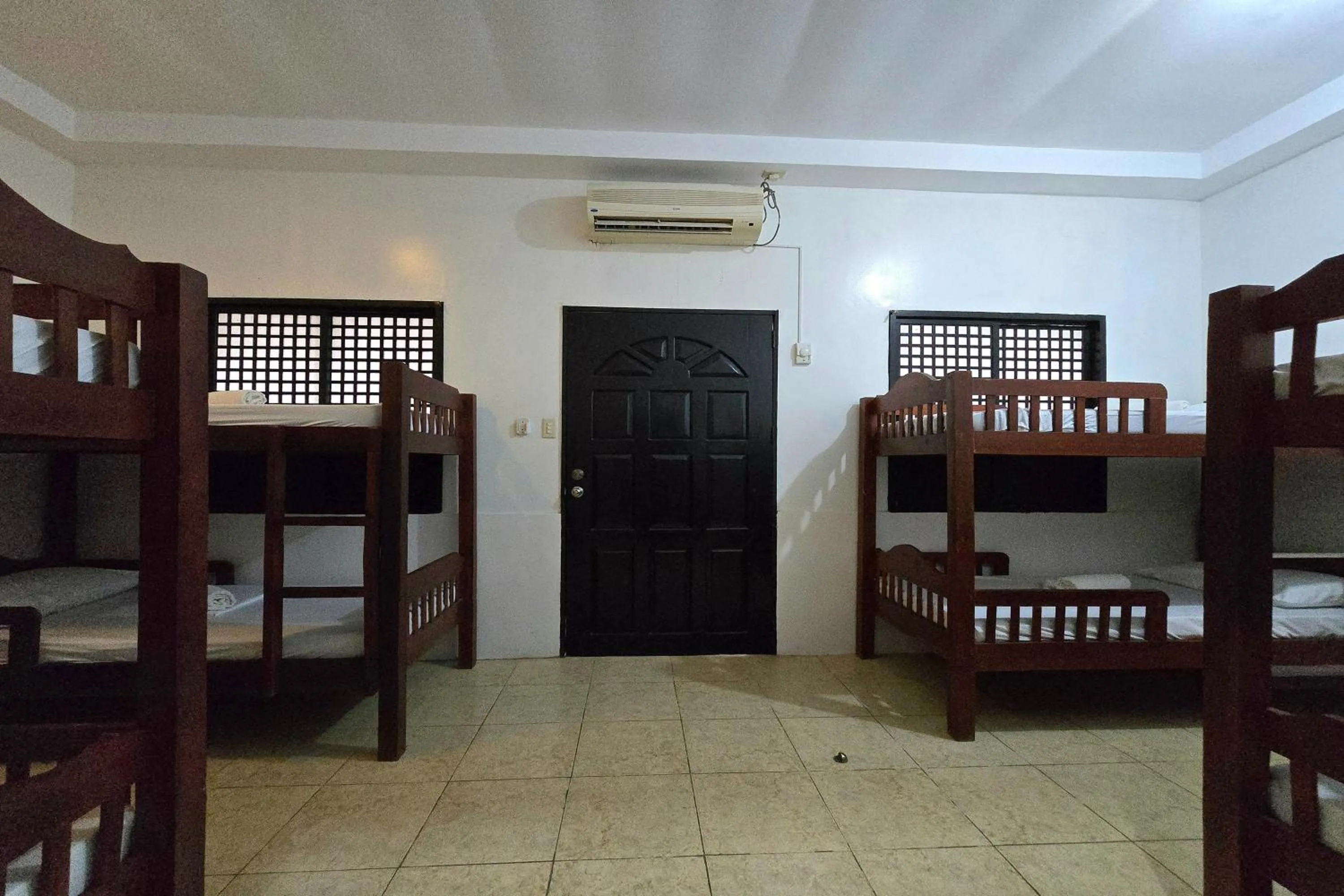 Bedroom, Bed in Grand Villa Laguna