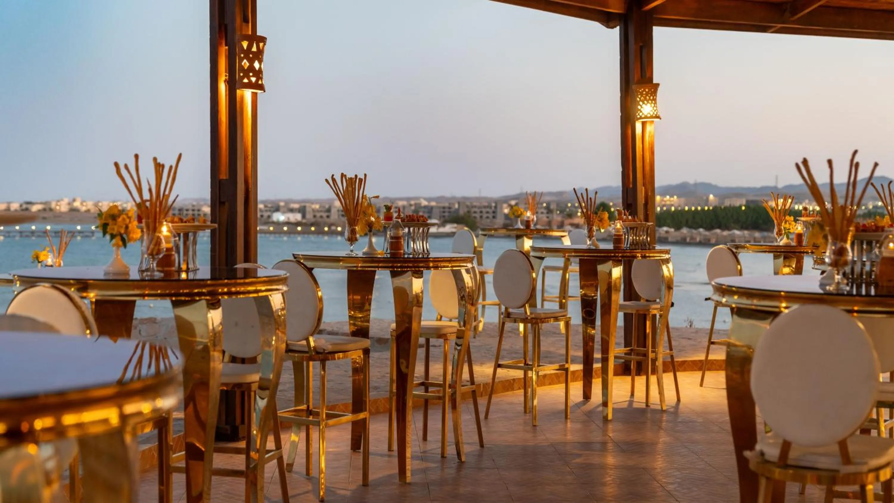 Restaurant/places to eat in Three Corners Equinox Beach Resort