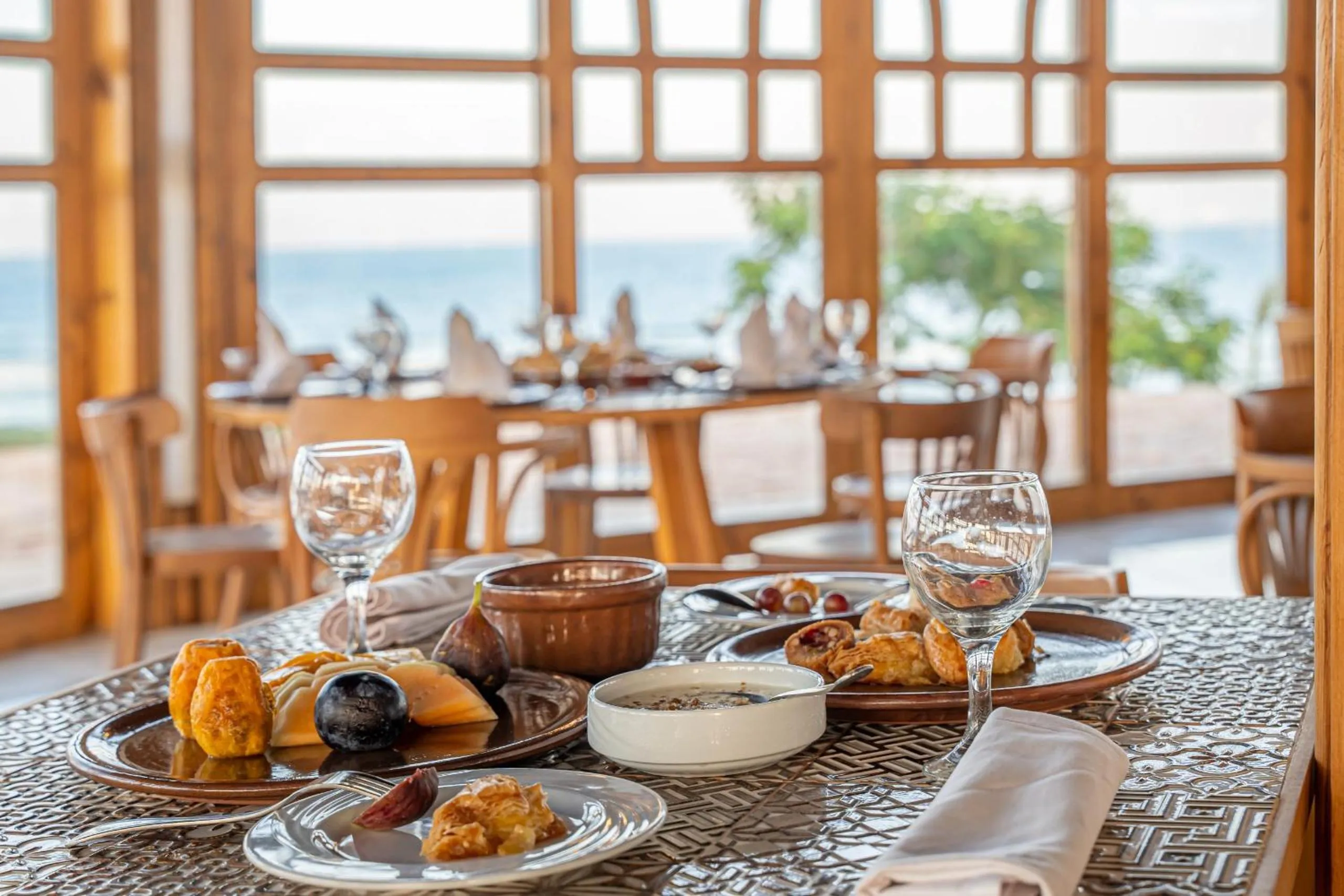 Restaurant/places to eat in Three Corners Equinox Beach Resort