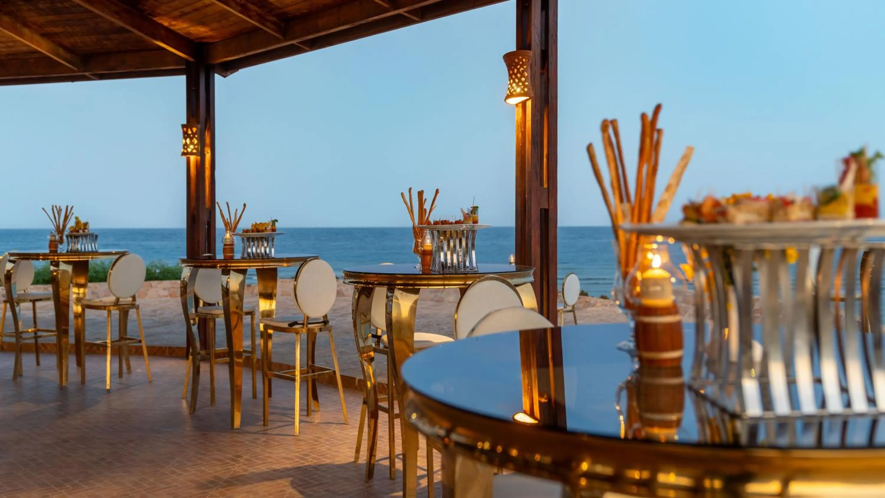 Restaurant/places to eat in Three Corners Equinox Beach Resort