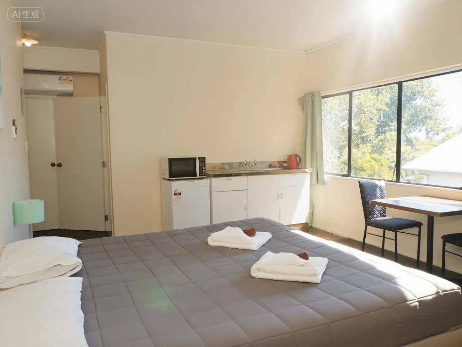 Bed in Drury Motor Lodge