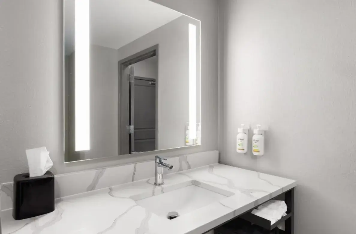 King Room - Non-Smoking in Hawthorn Extended Stay by Wyndham Knoxville King Room - Non-Smoking in Hawthorn Extended Stay by Wyndham Knoxville