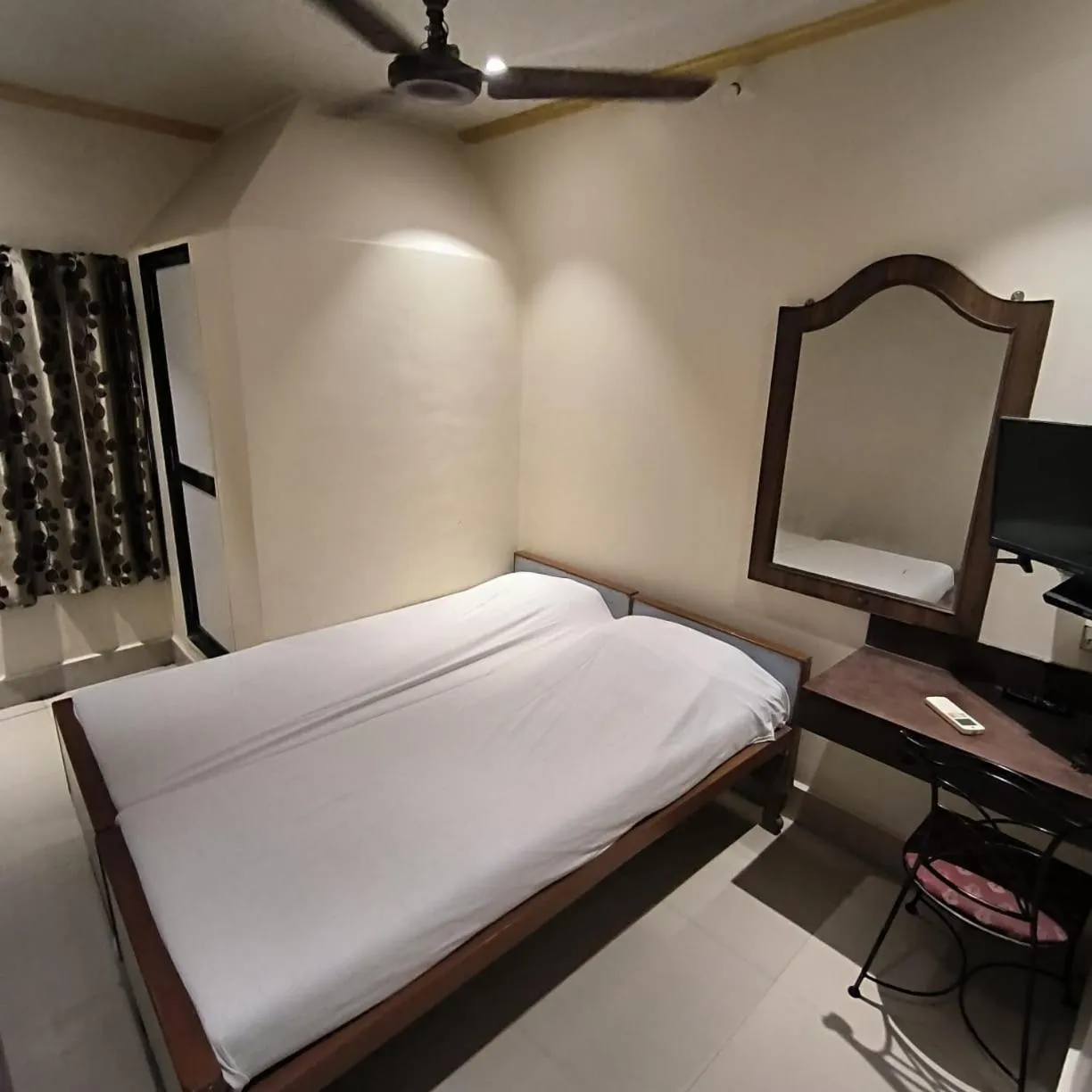 Bed in Hotel Rupali