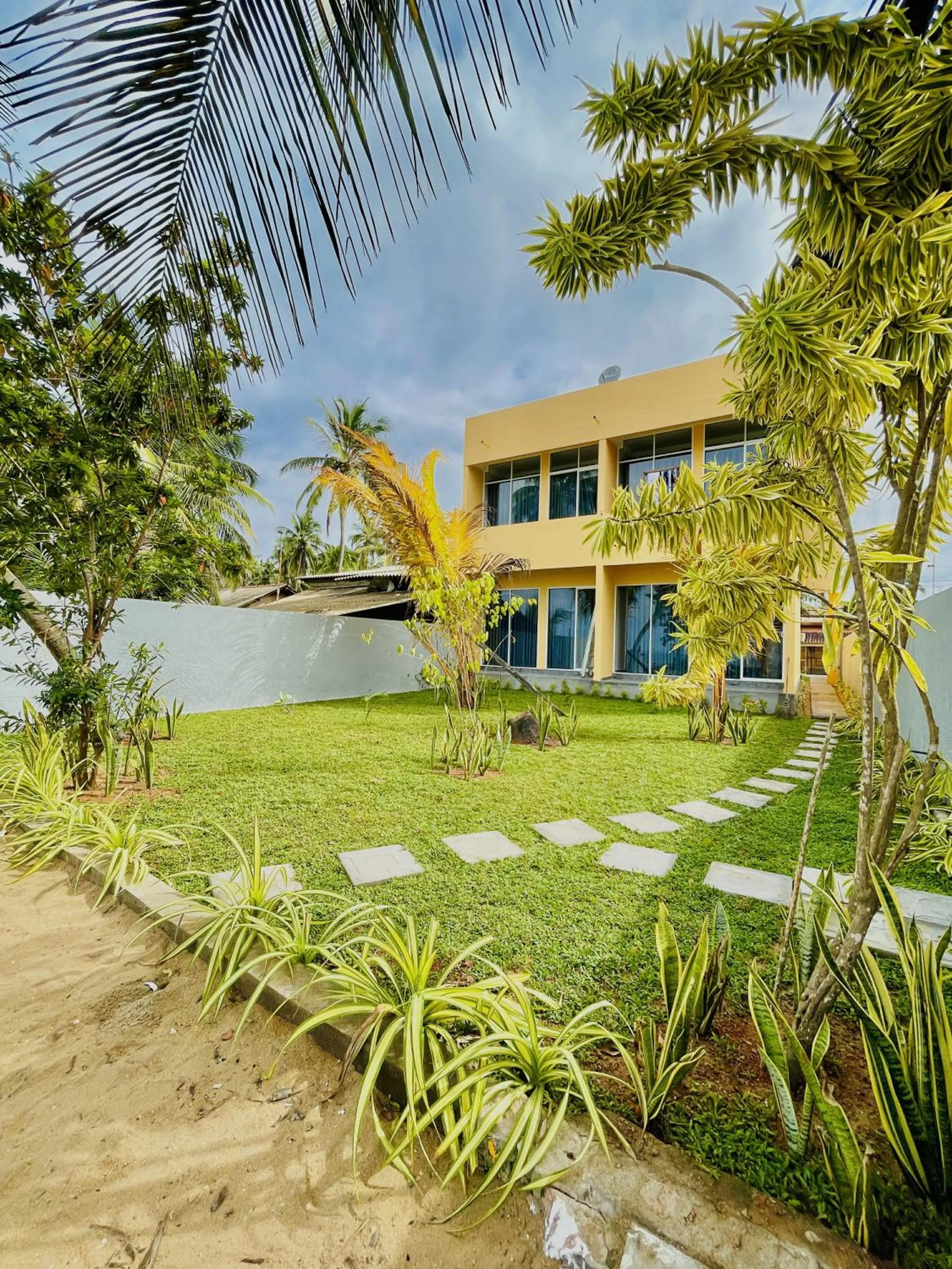 Beach in Solomon Beach Hotel