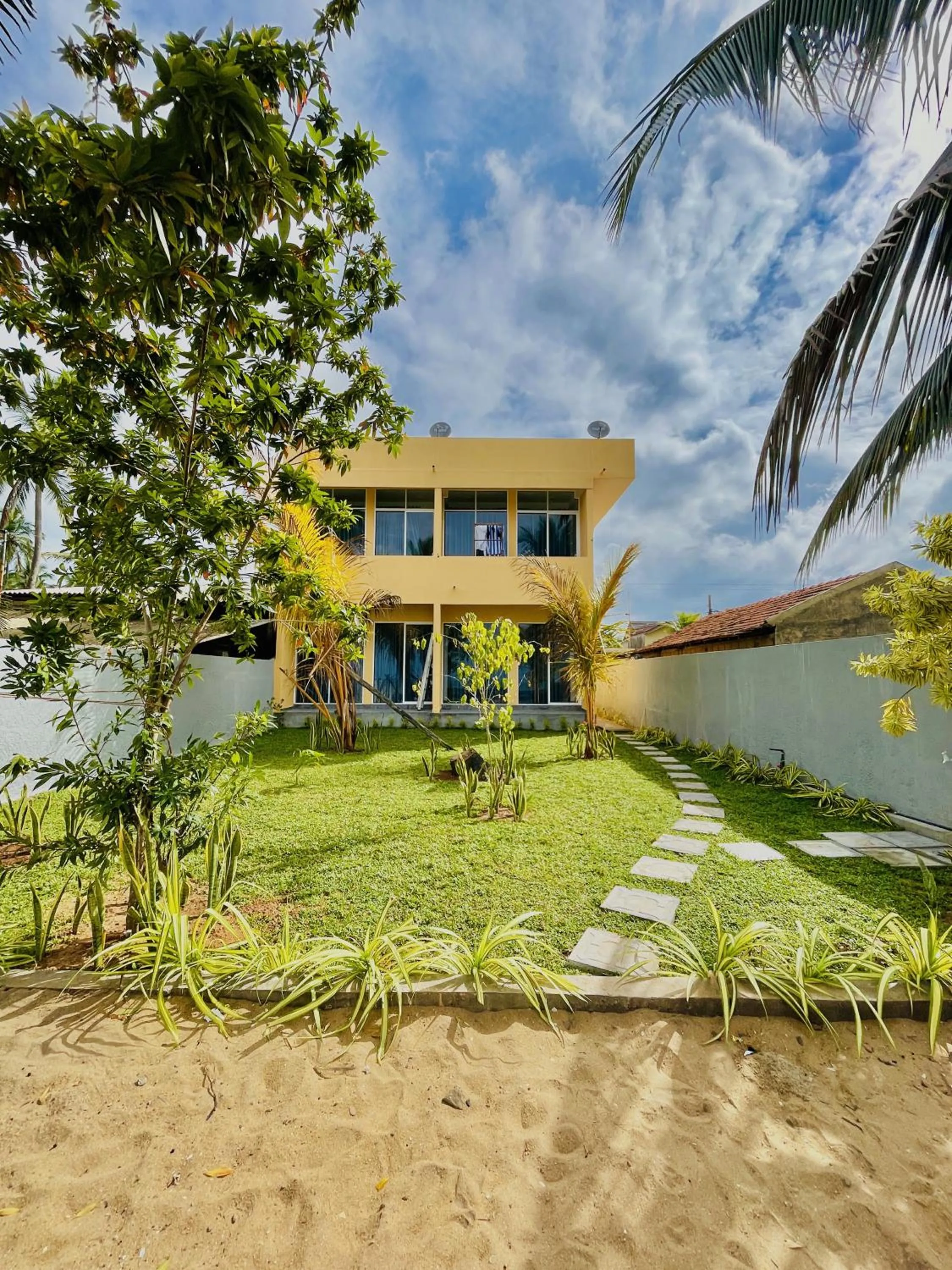 Beach in Solomon Beach Hotel