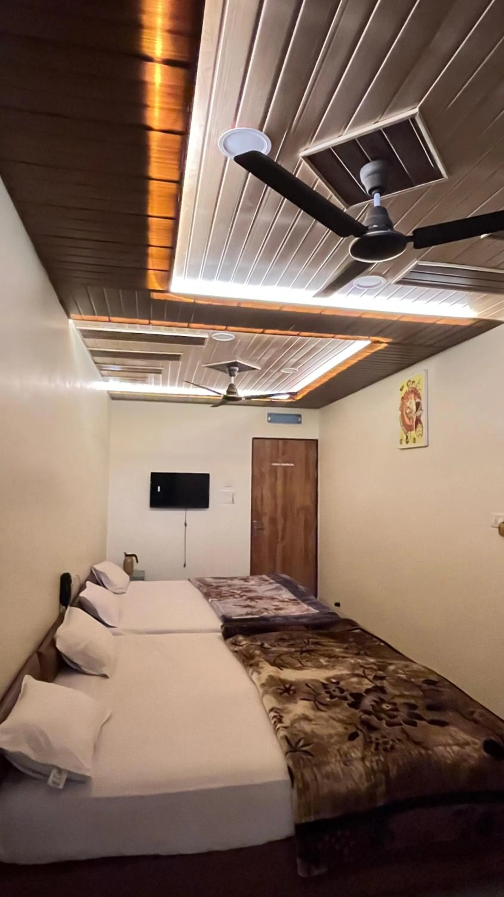 Bedroom, Bed in Shri Shiv Ganga Bhakt Niwas