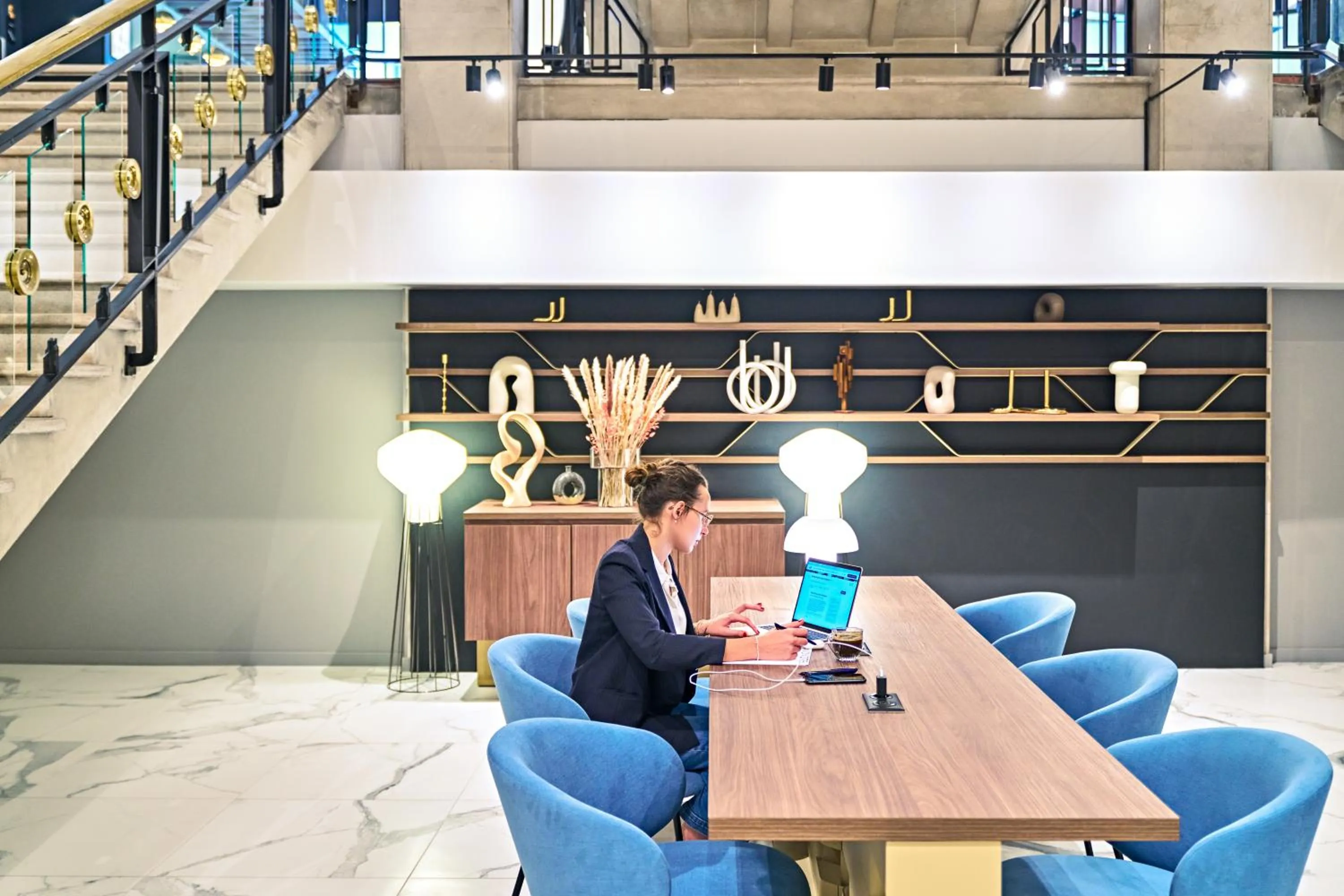 Seating area in Novotel Rouen Centre Cathédrale