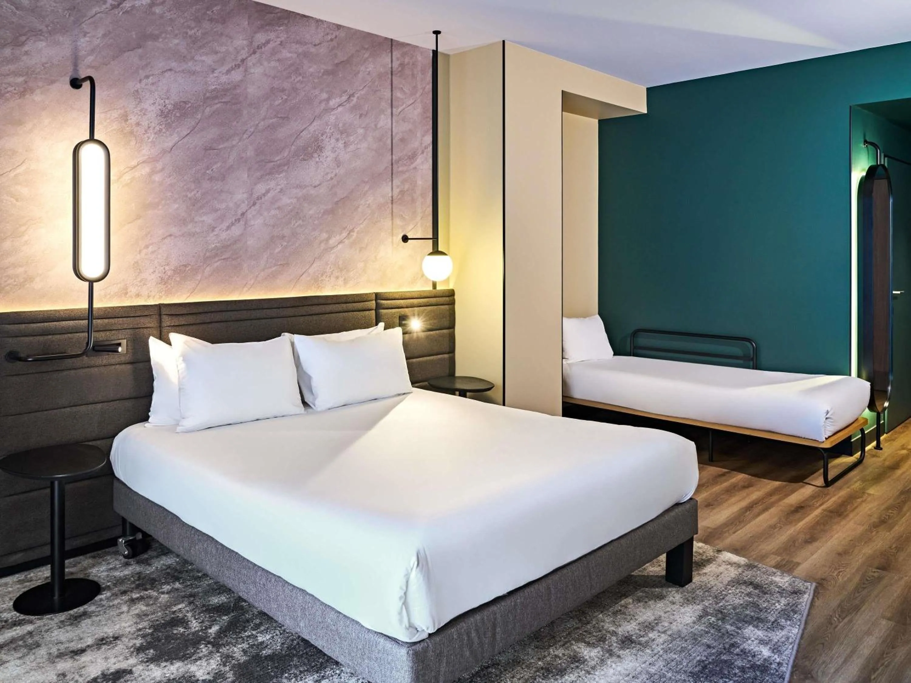 Bedroom, Bed in Novotel Rouen Centre Cathédrale